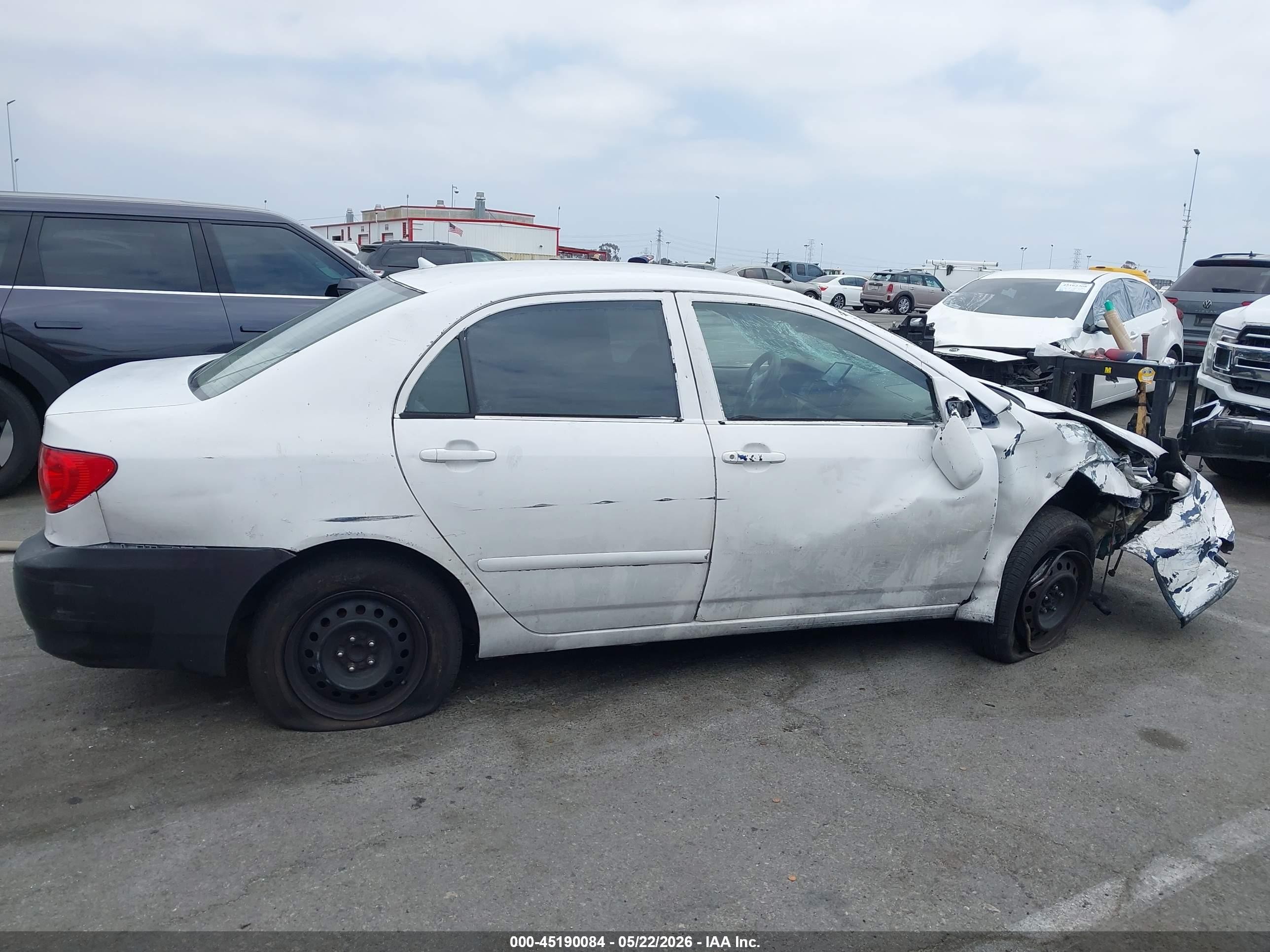 2004 Toyota Corolla Le White vin: 1NXBR32E04Z237669