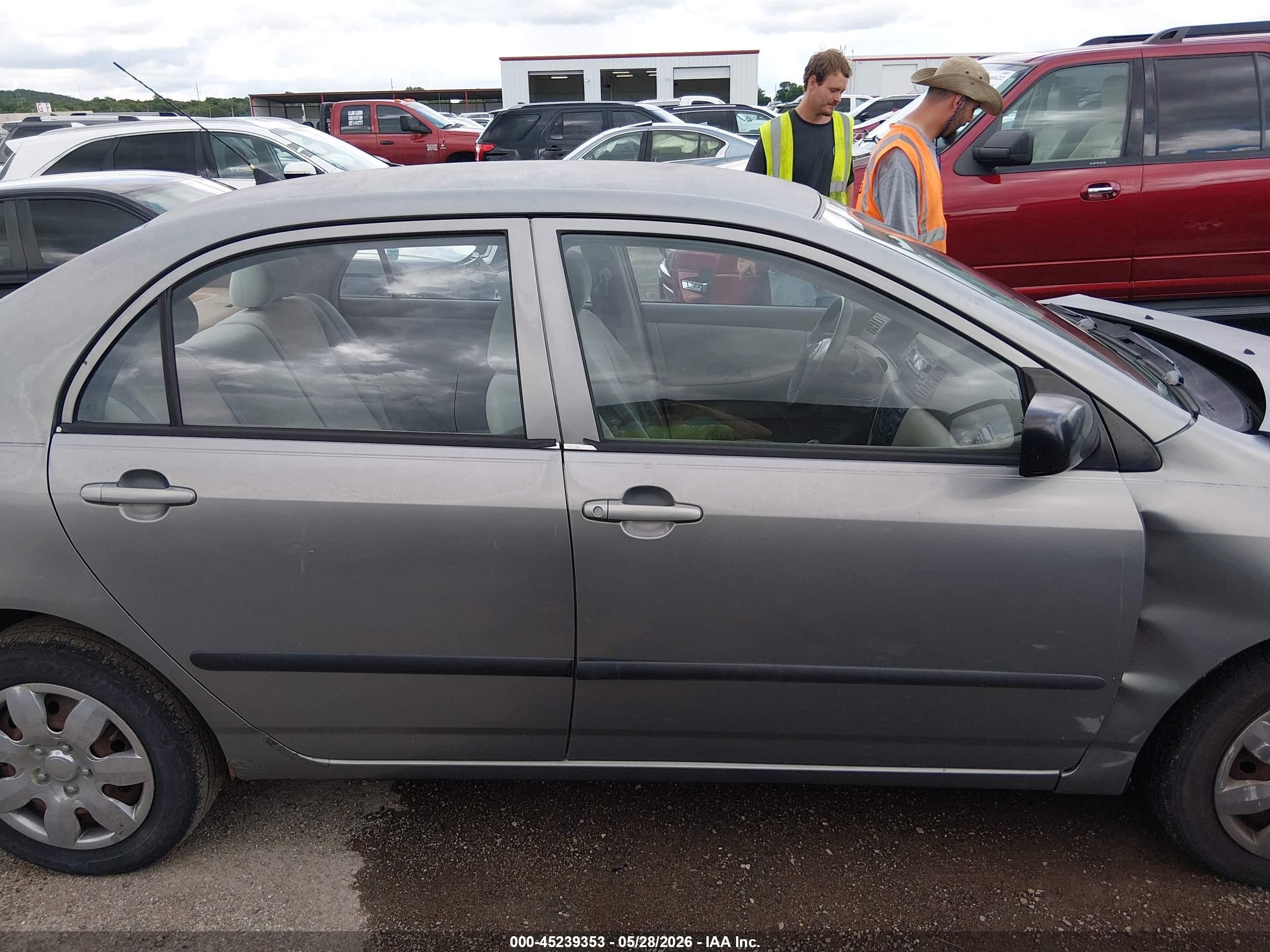 2004 Toyota Corolla Ce Gray vin: 1NXBR32E04Z300074