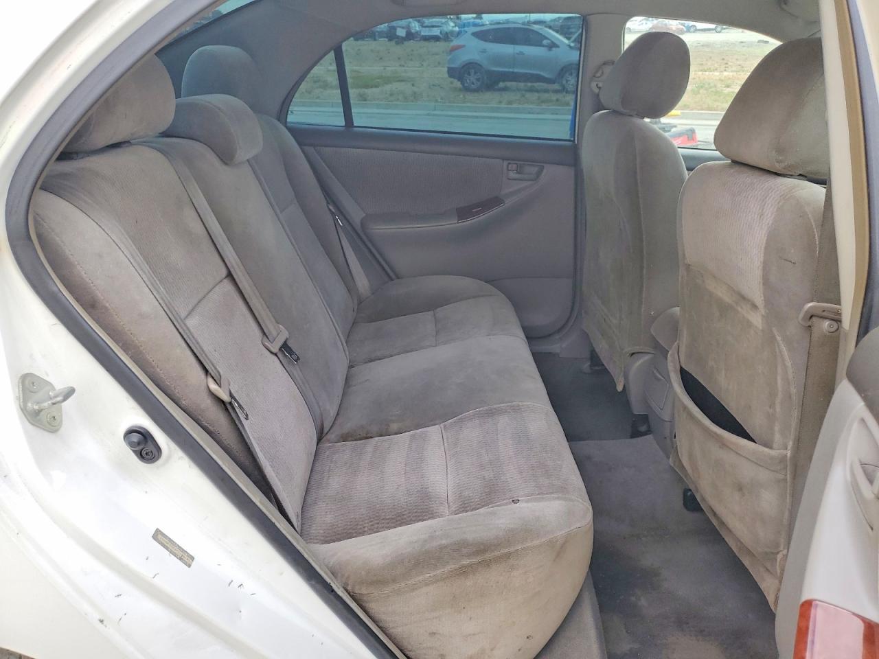 2005 Toyota Corolla Le White vin: 1NXBR32E05Z404601