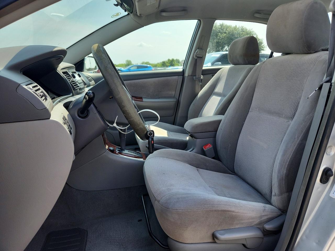 2005 Toyota Corolla Le Silver vin: 1NXBR32E05Z458366