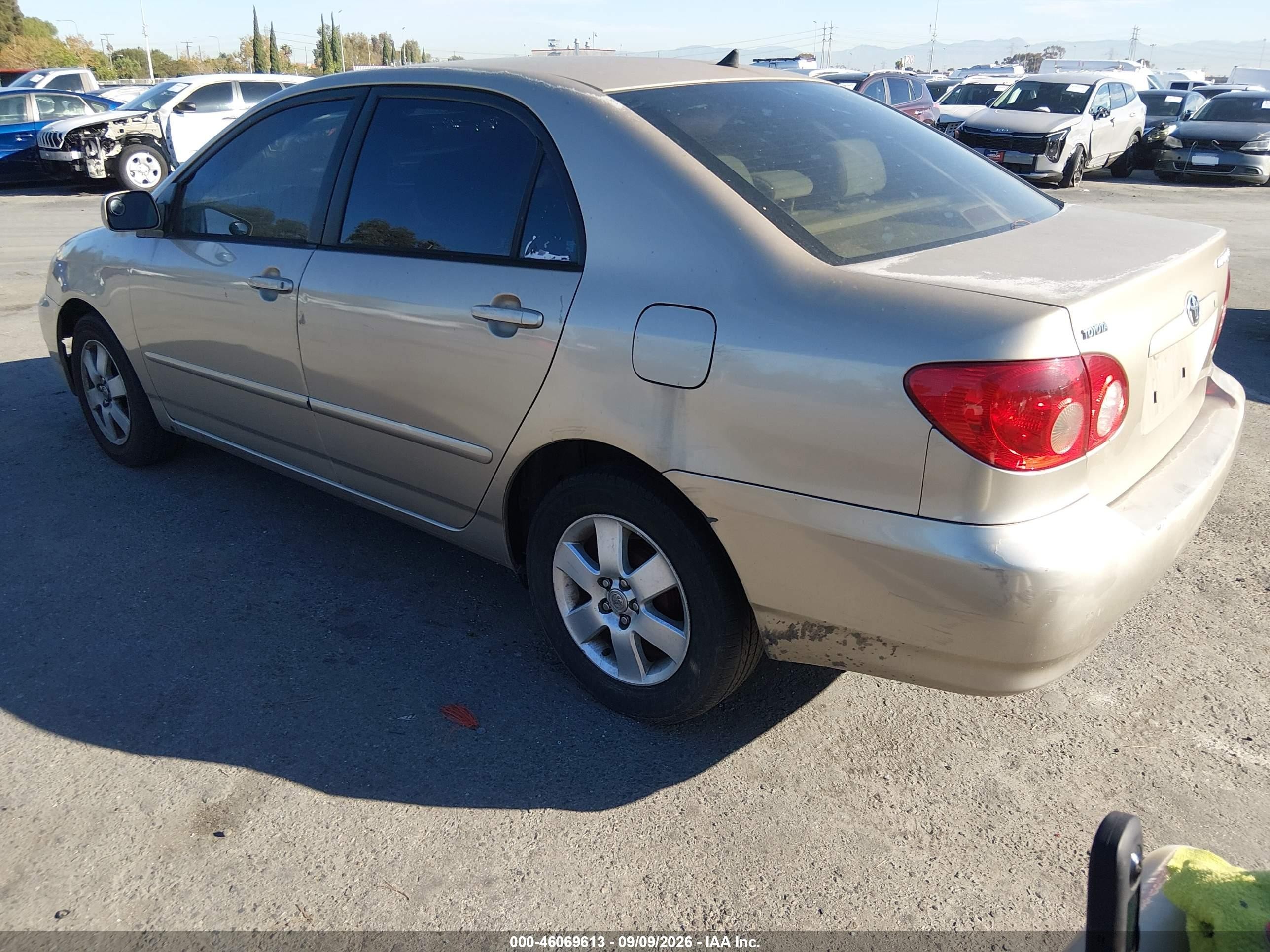 2005 Toyota Corolla Le Champagne vin: 1NXBR32E05Z488564