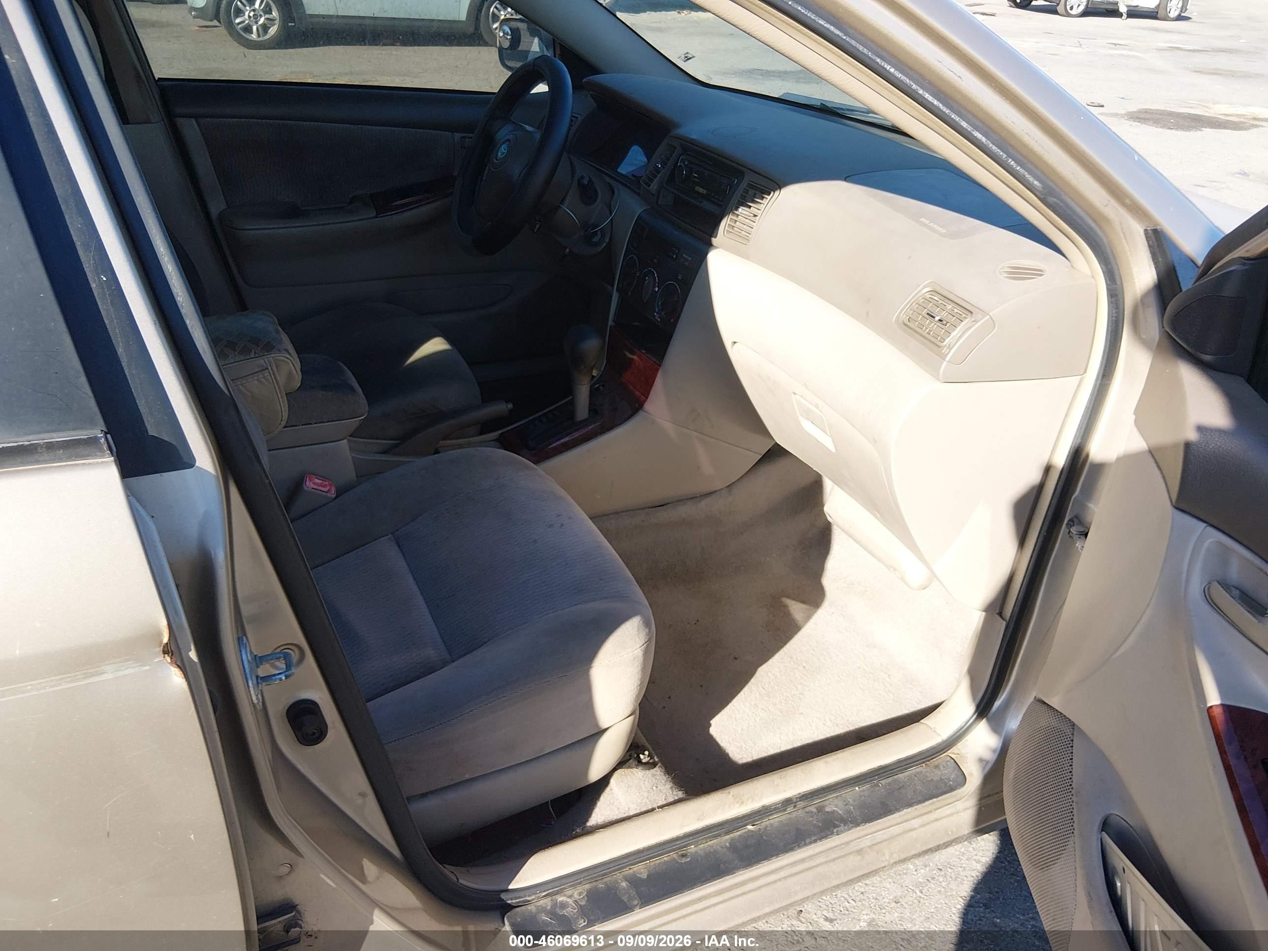 2005 Toyota Corolla Le Champagne vin: 1NXBR32E05Z488564