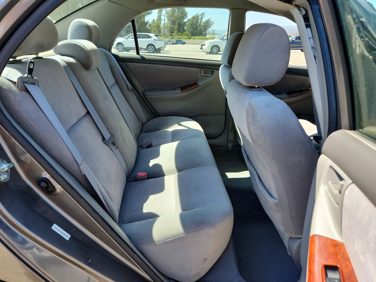 2005 Toyota Corolla Le Gray vin: 1NXBR32E05Z507954