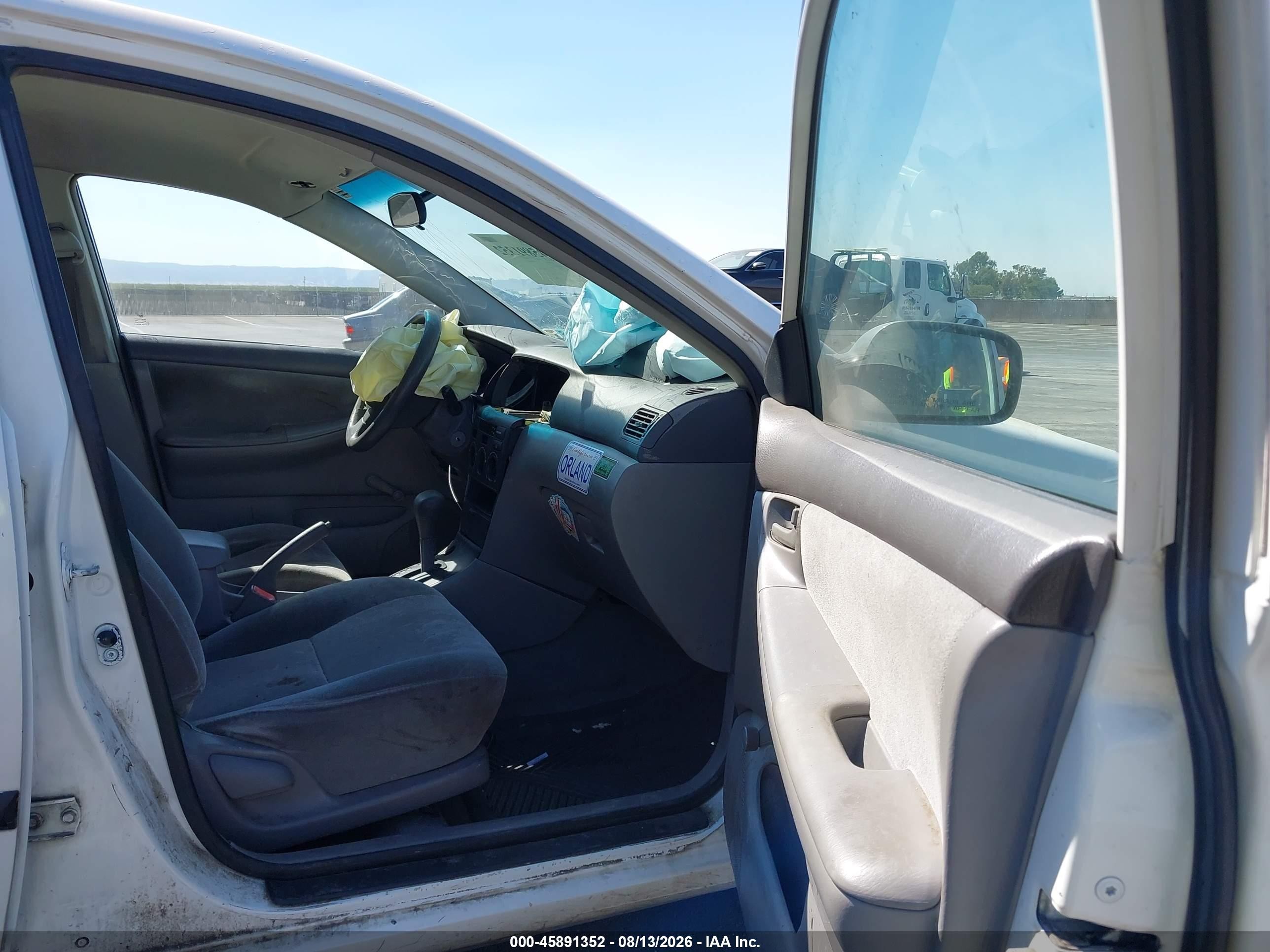 2003 Toyota Corolla Ce White vin: 1NXBR32E13Z058331