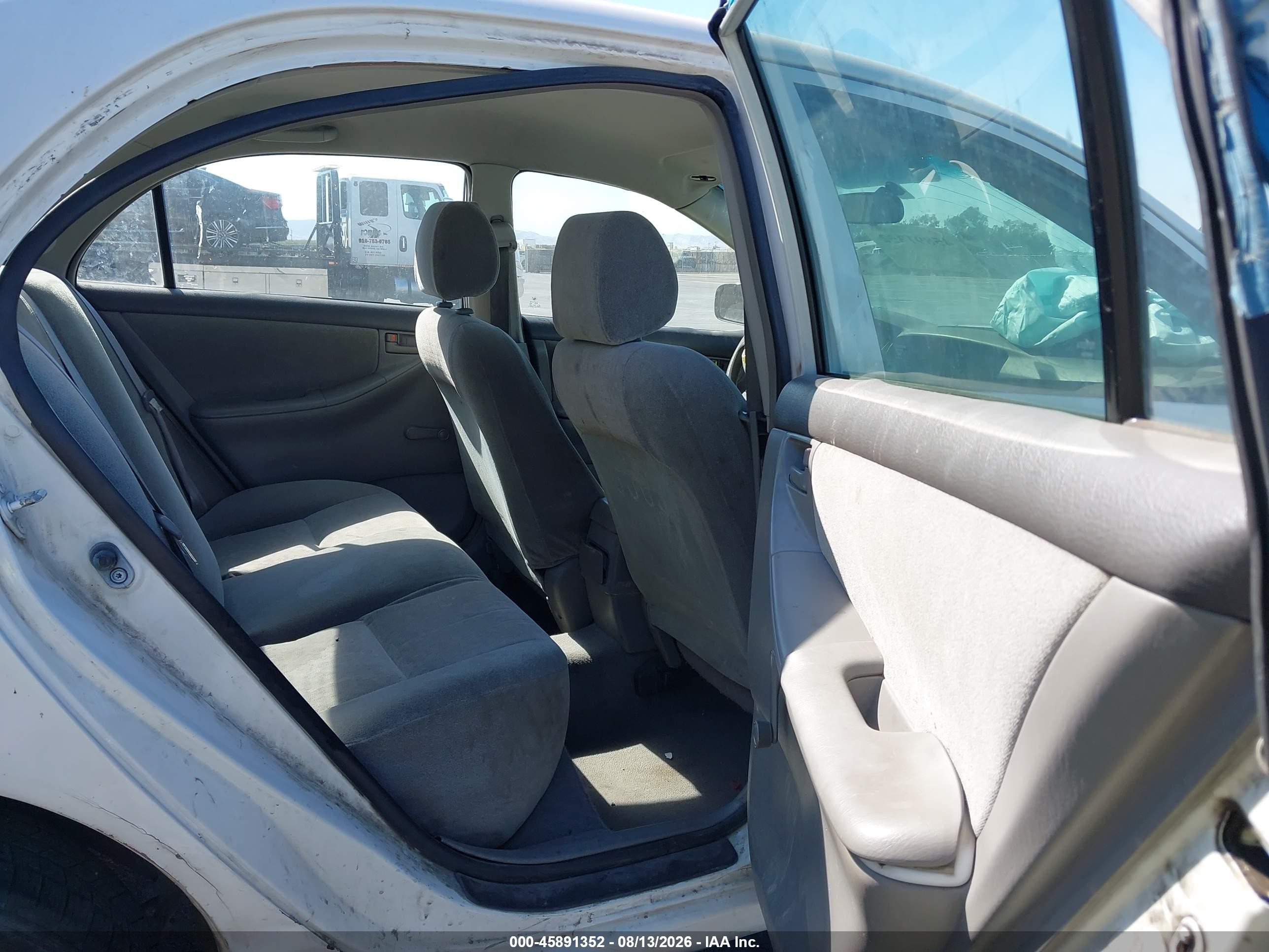 2003 Toyota Corolla Ce White vin: 1NXBR32E13Z058331