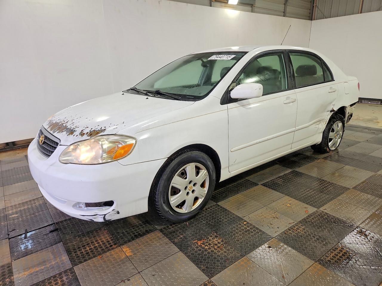 2005 Toyota Corolla Le White vin: 1NXBR32E15Z347311