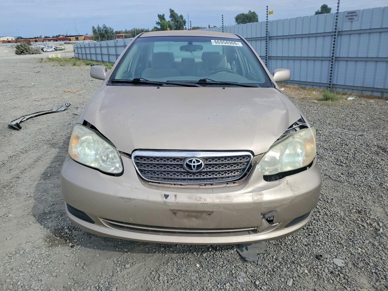 2007 Toyota Corolla Le Gold vin: 1NXBR32E17Z897238