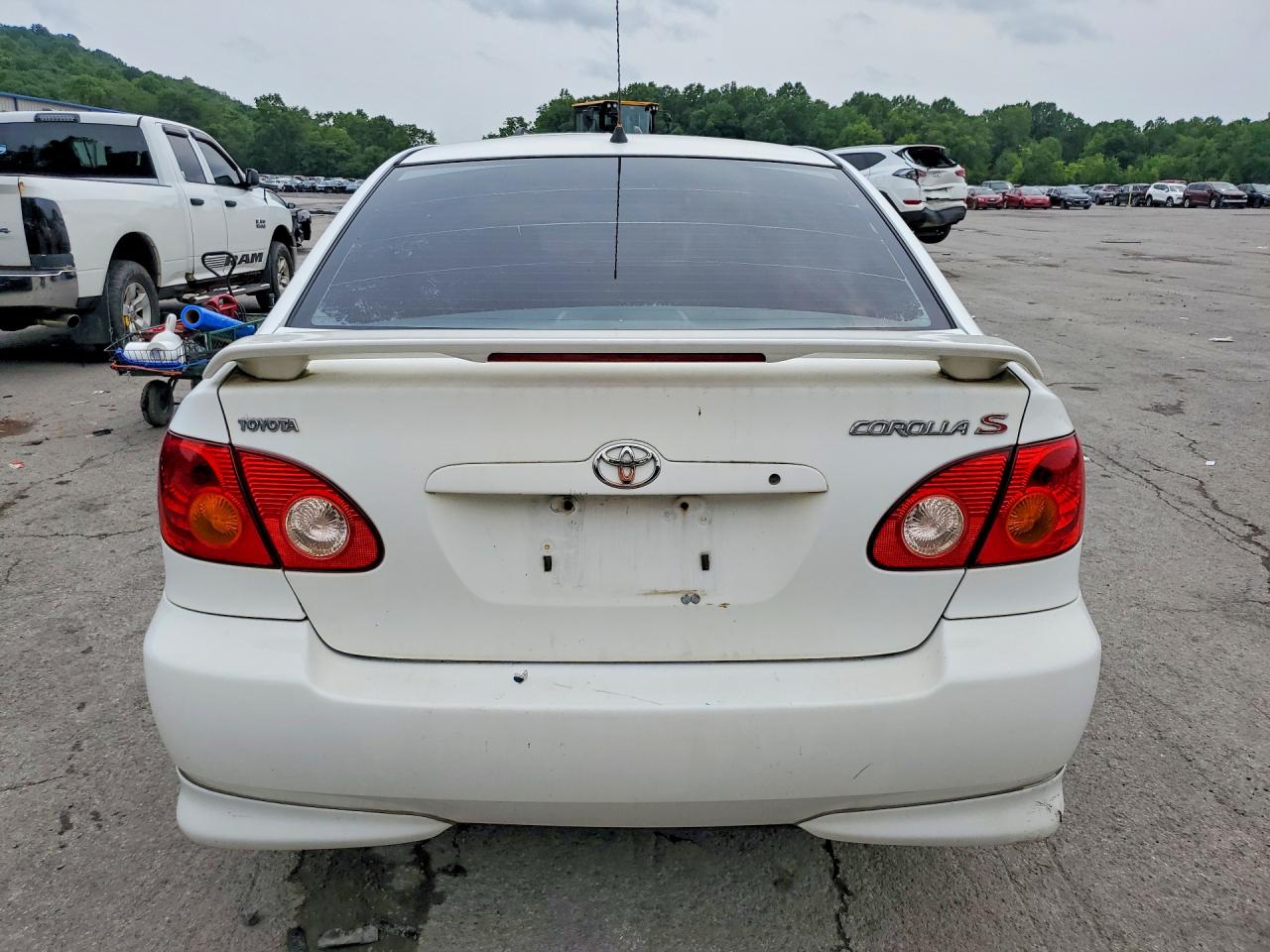 2004 Toyota Corolla S Белый vin: 1NXBR32E24Z223501
