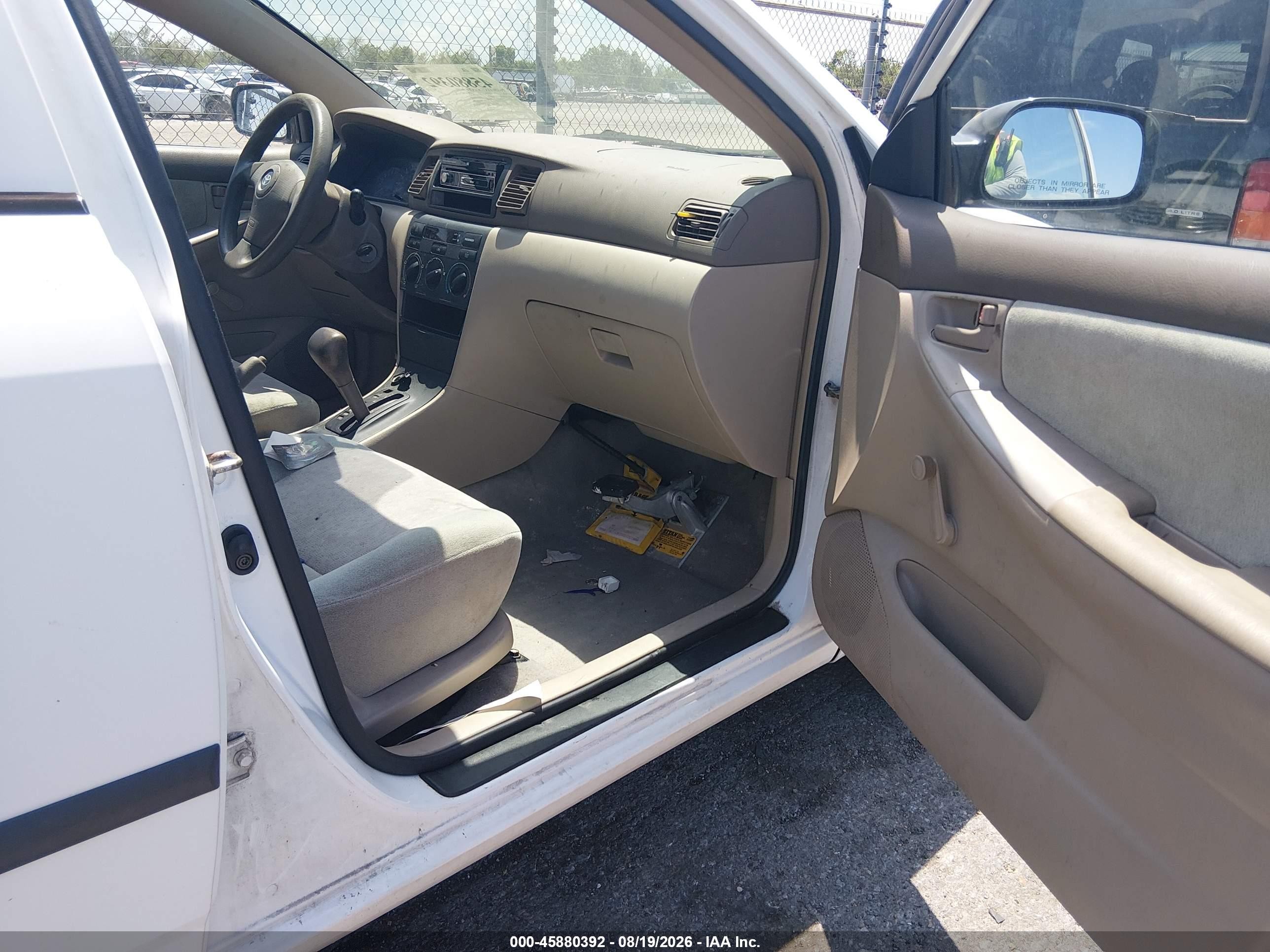 2004 Toyota Corolla Ce White vin: 1NXBR32E24Z295802