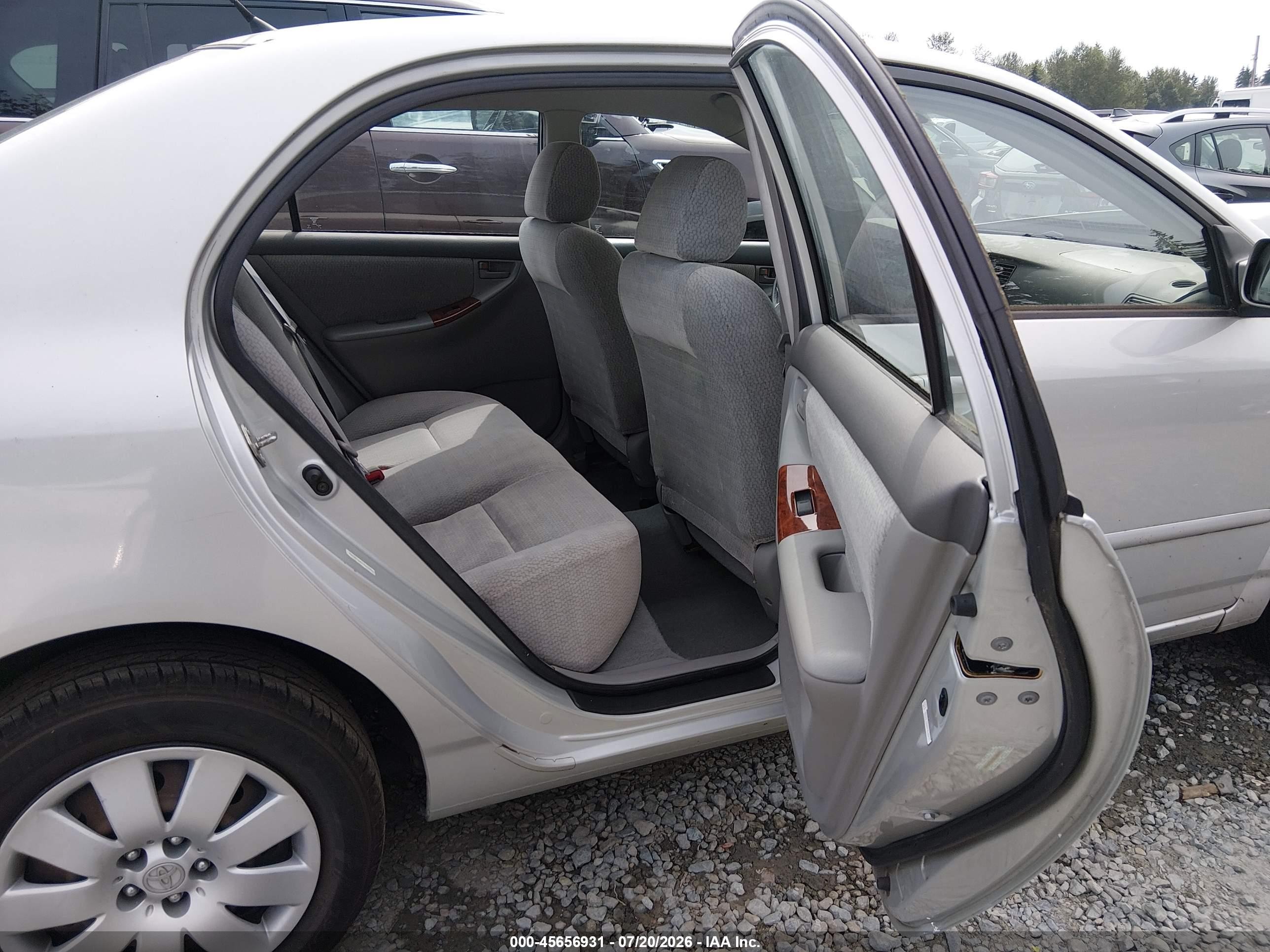 2004 Toyota Corolla Le Silver vin: 1NXBR32E34Z199600