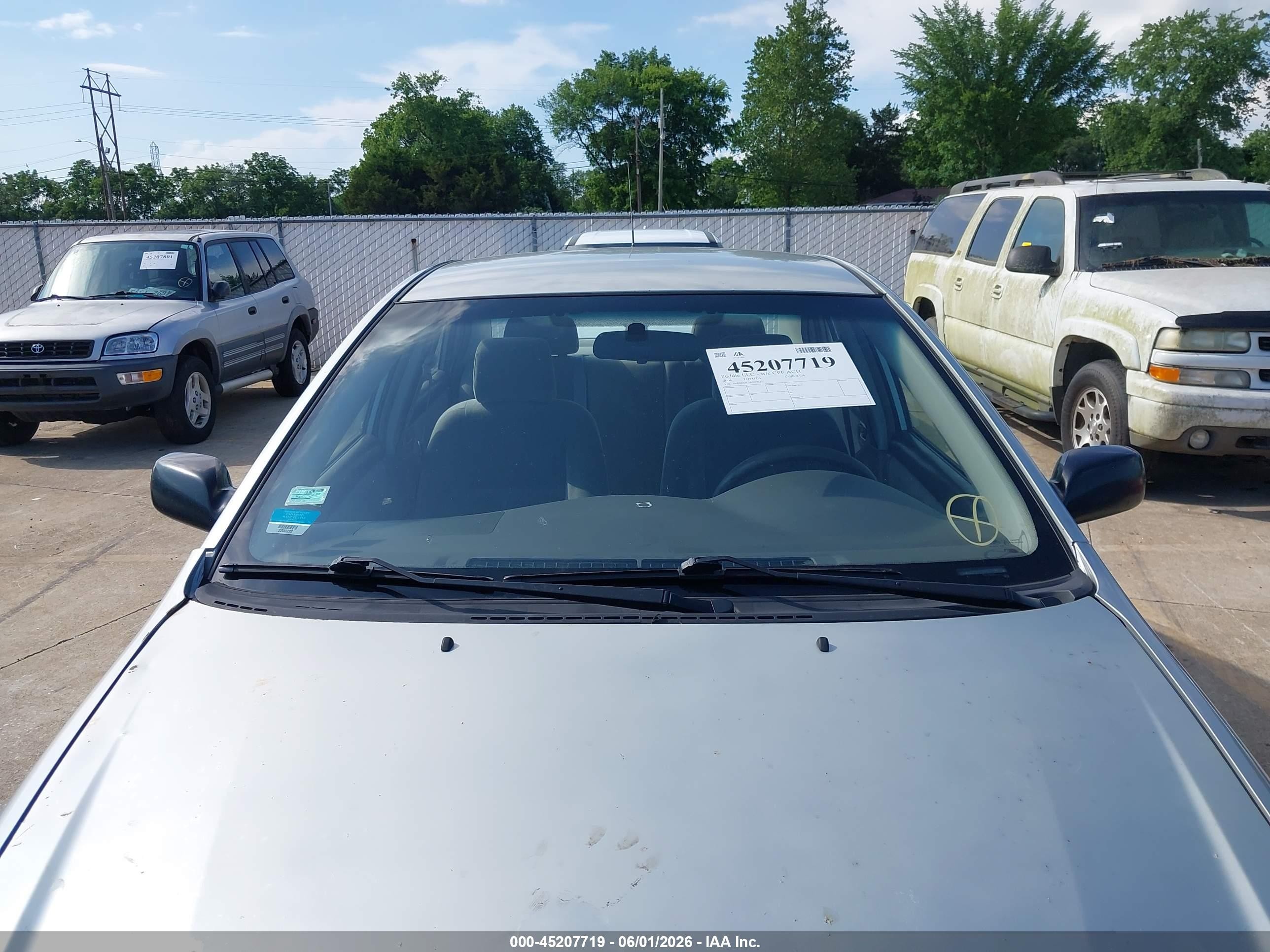 2004 Toyota Corolla Ce Silver vin: 1NXBR32E34Z239223