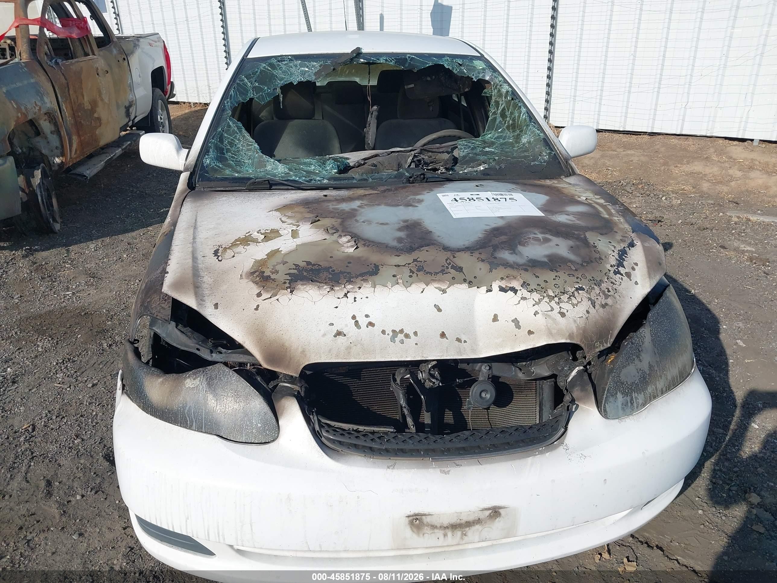 2005 Toyota Corolla Le White vin: 1NXBR32E35Z351134