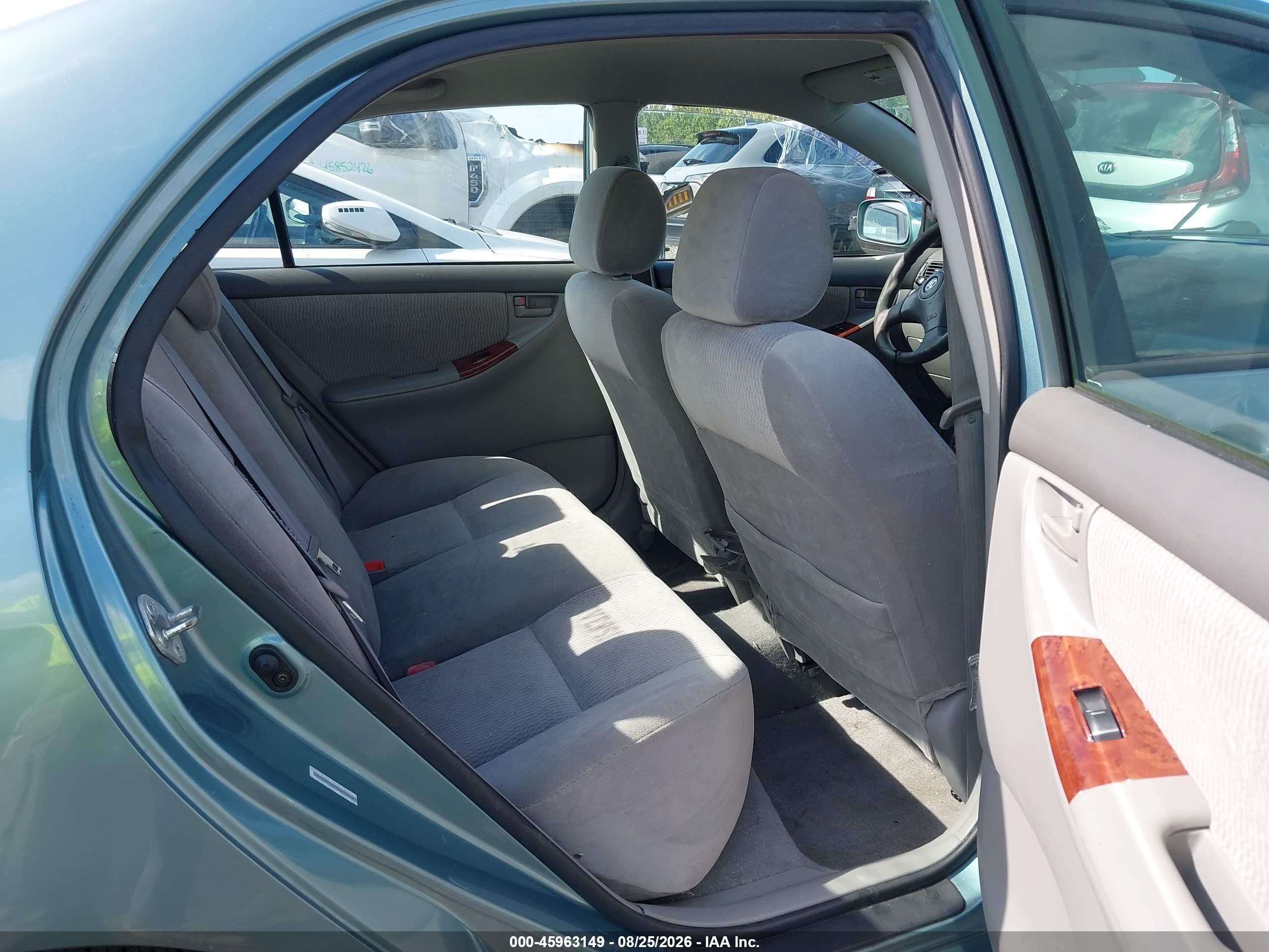 2005 Toyota Corolla Le Green vin: 1NXBR32E35Z376728