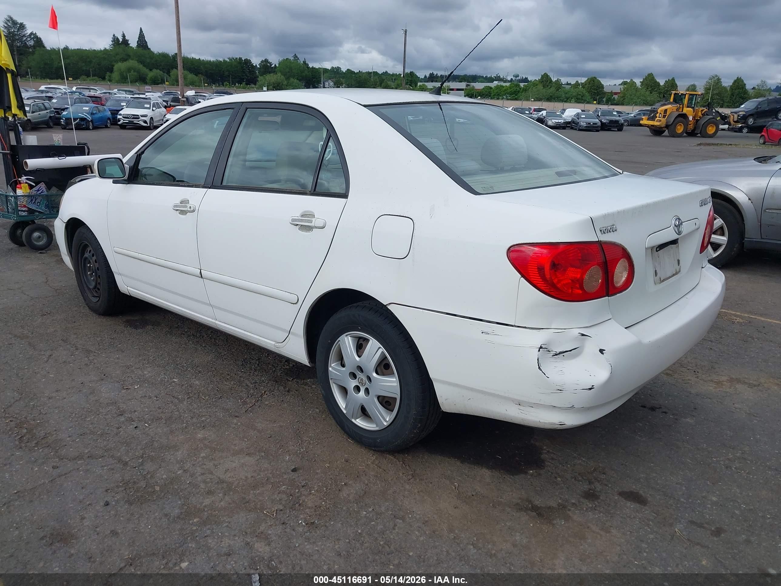 2005 Toyota Corolla Le White vin: 1NXBR32E35Z415463