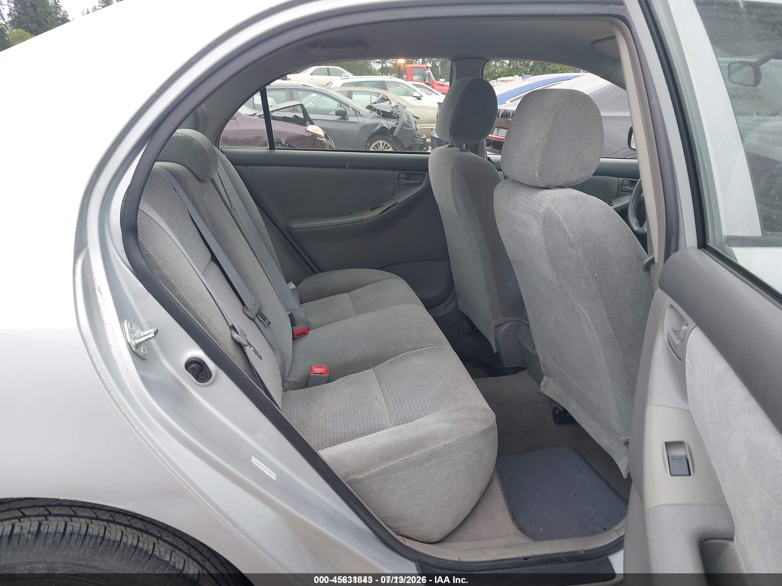 2008 Toyota Corolla Ce Silver vin: 1NXBR32E38Z959773