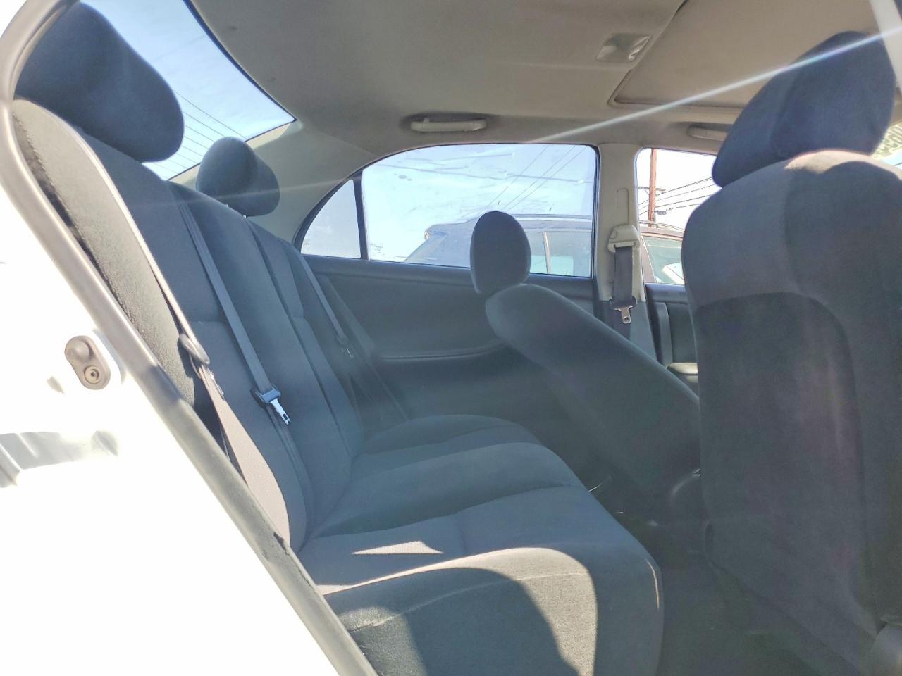 2004 Toyota Corolla S Белый vin: 1NXBR32E44Z241840