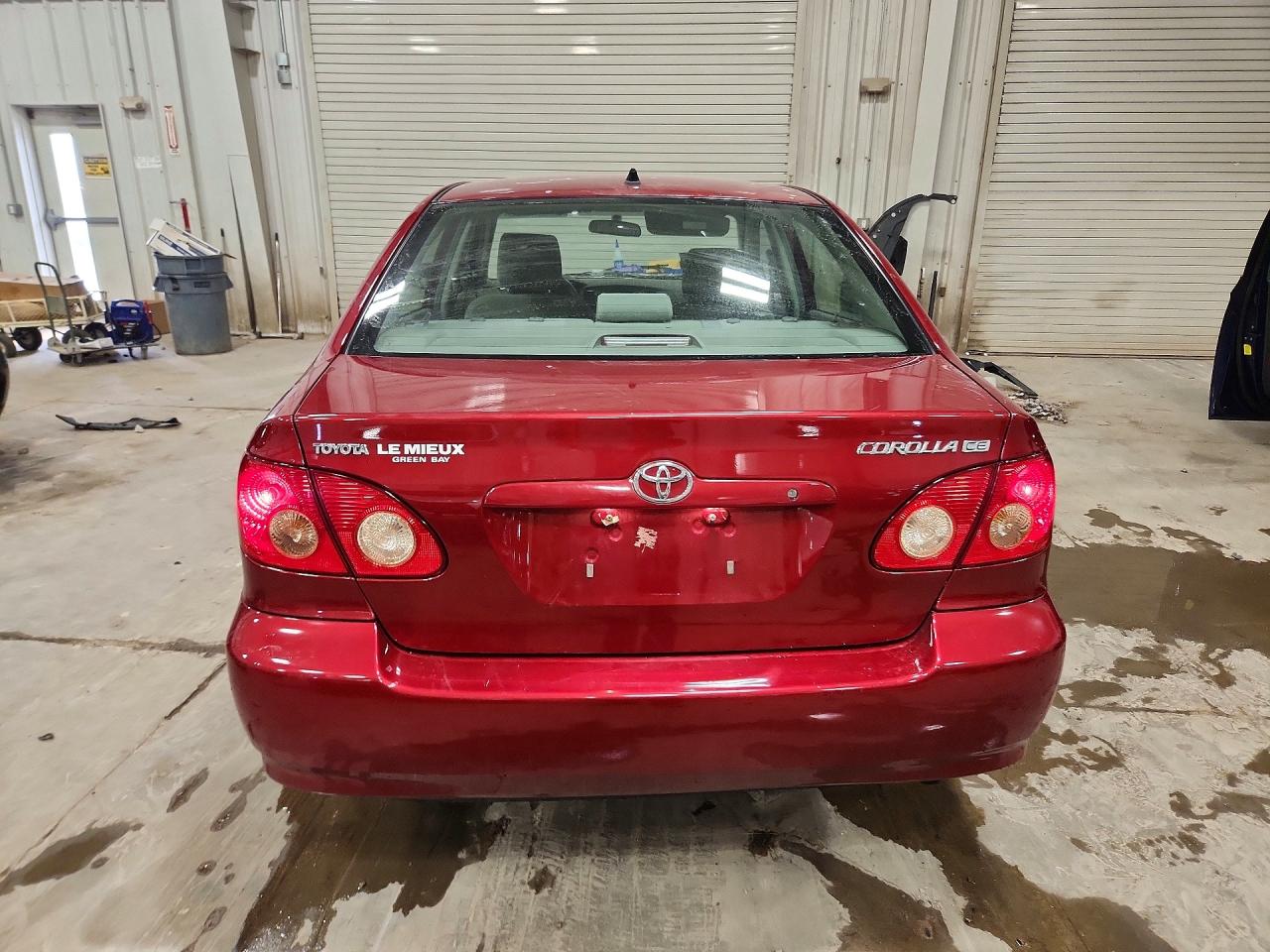 2005 Toyota Corolla Ce Red vin: 1NXBR32E45Z360926