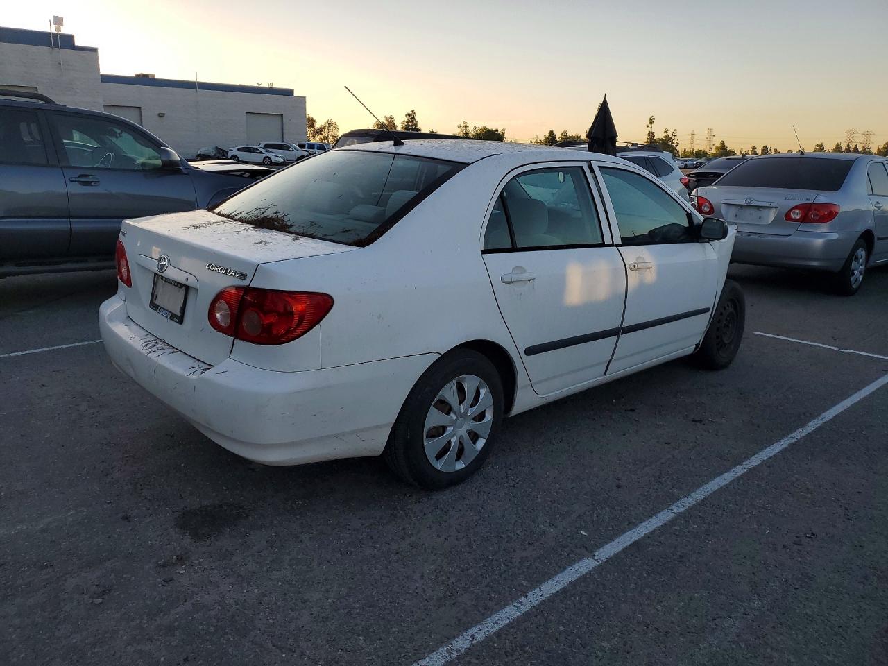 2005 Toyota Corolla Ce White vin: 1NXBR32E45Z431865