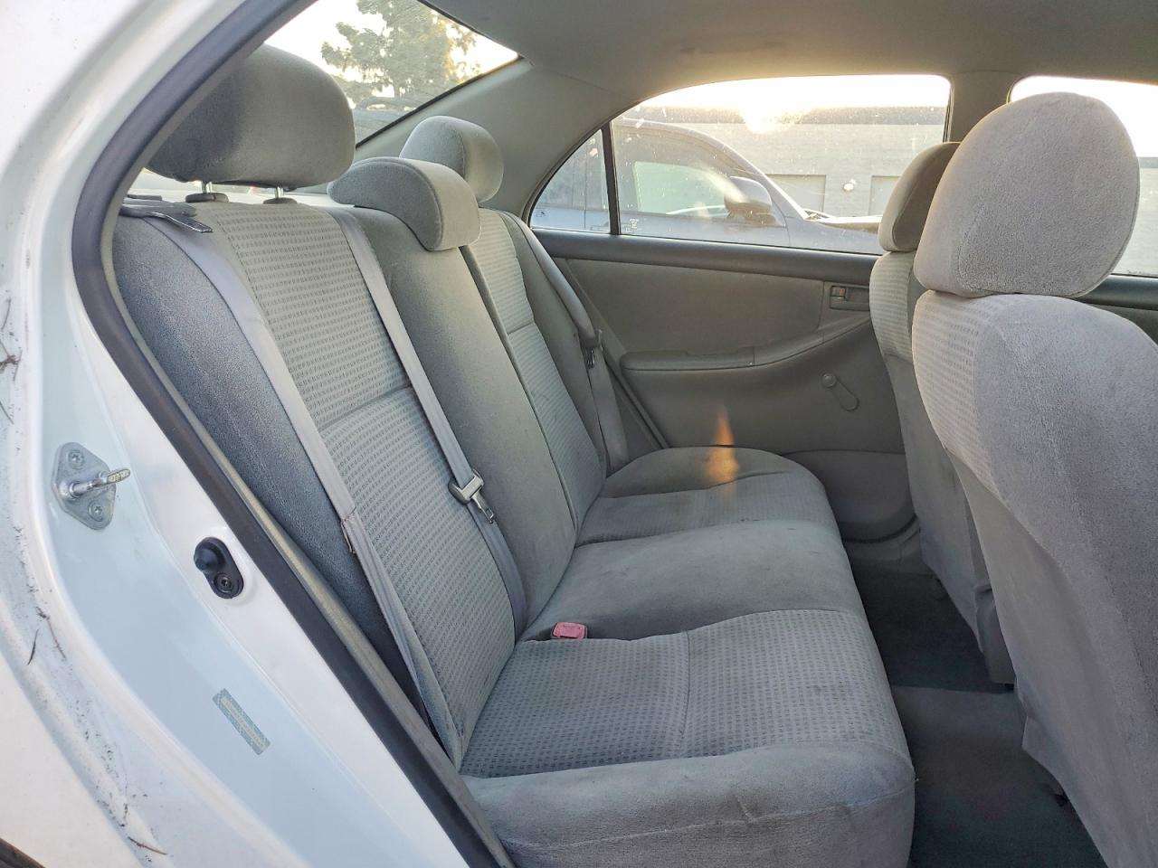 2005 Toyota Corolla Ce White vin: 1NXBR32E45Z431865