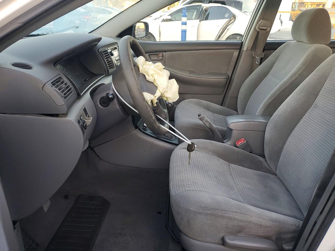 2005 Toyota Corolla Ce White vin: 1NXBR32E45Z431865