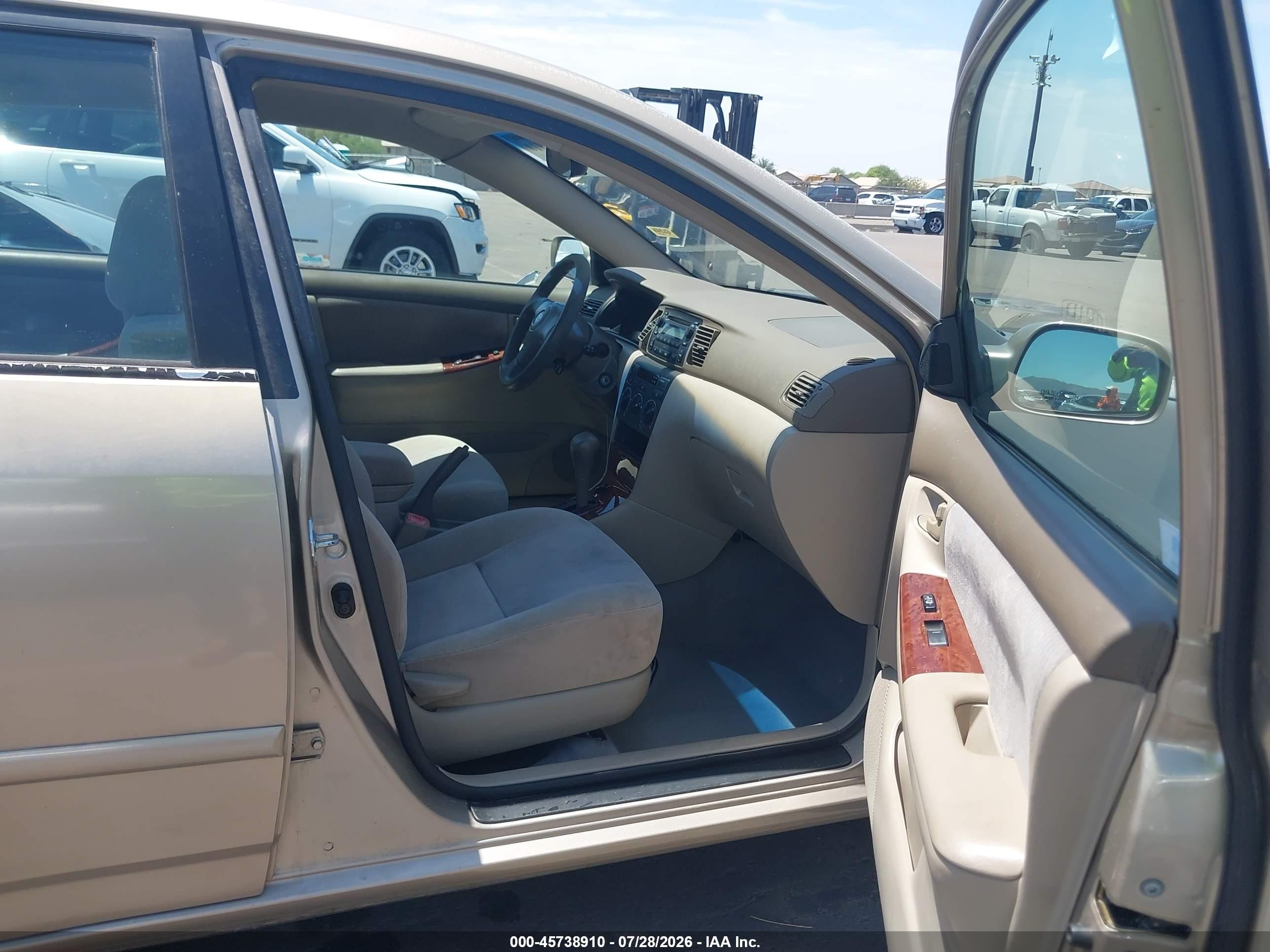 2005 Toyota Corolla Le Champagne vin: 1NXBR32E45Z453333