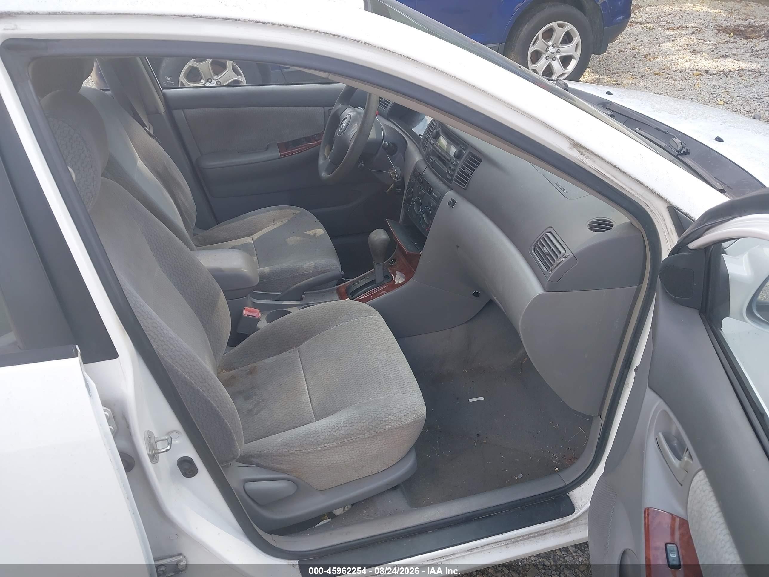 2004 Toyota Corolla Le Белый vin: 1NXBR32E54Z322166