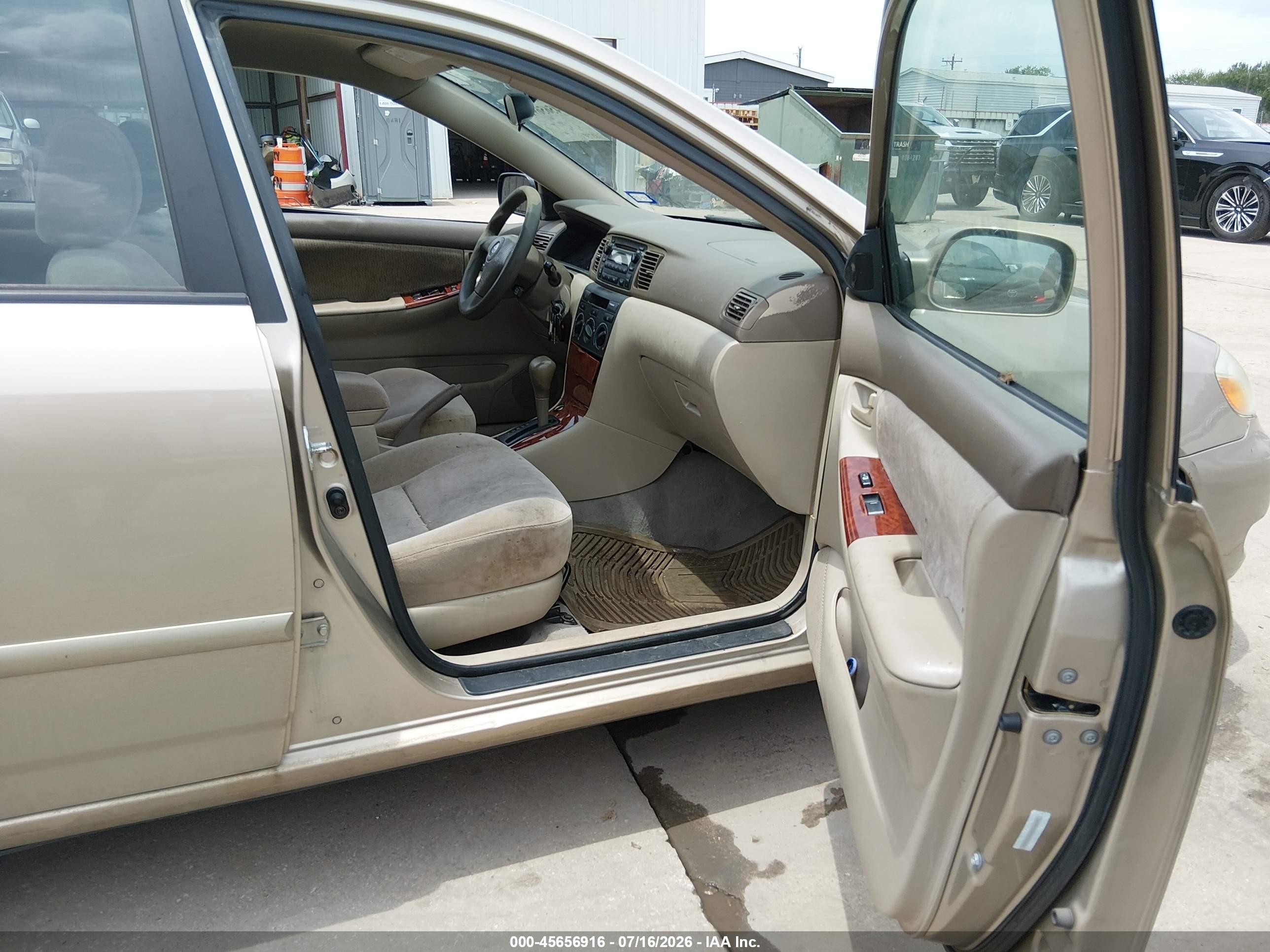 2005 Toyota Corolla Le Gold vin: 1NXBR32E55Z361034