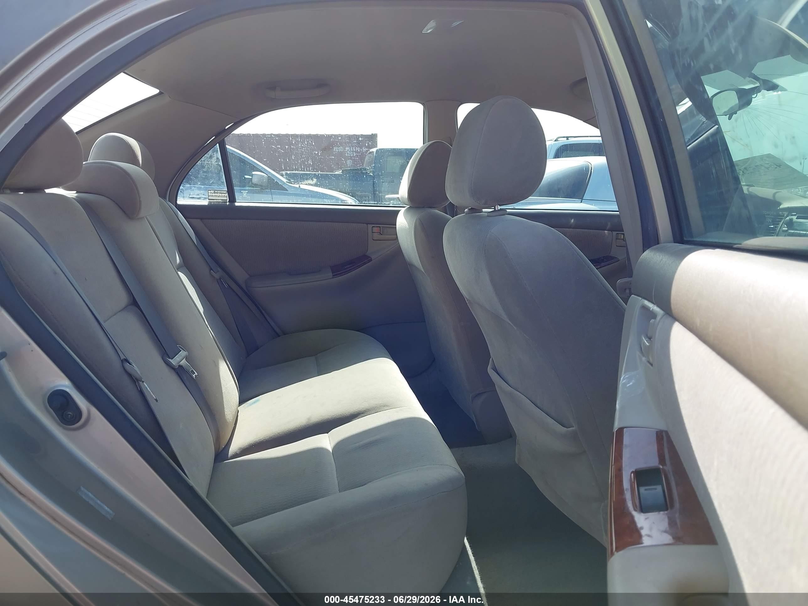 2005 Toyota Corolla Le Gold vin: 1NXBR32E55Z395152