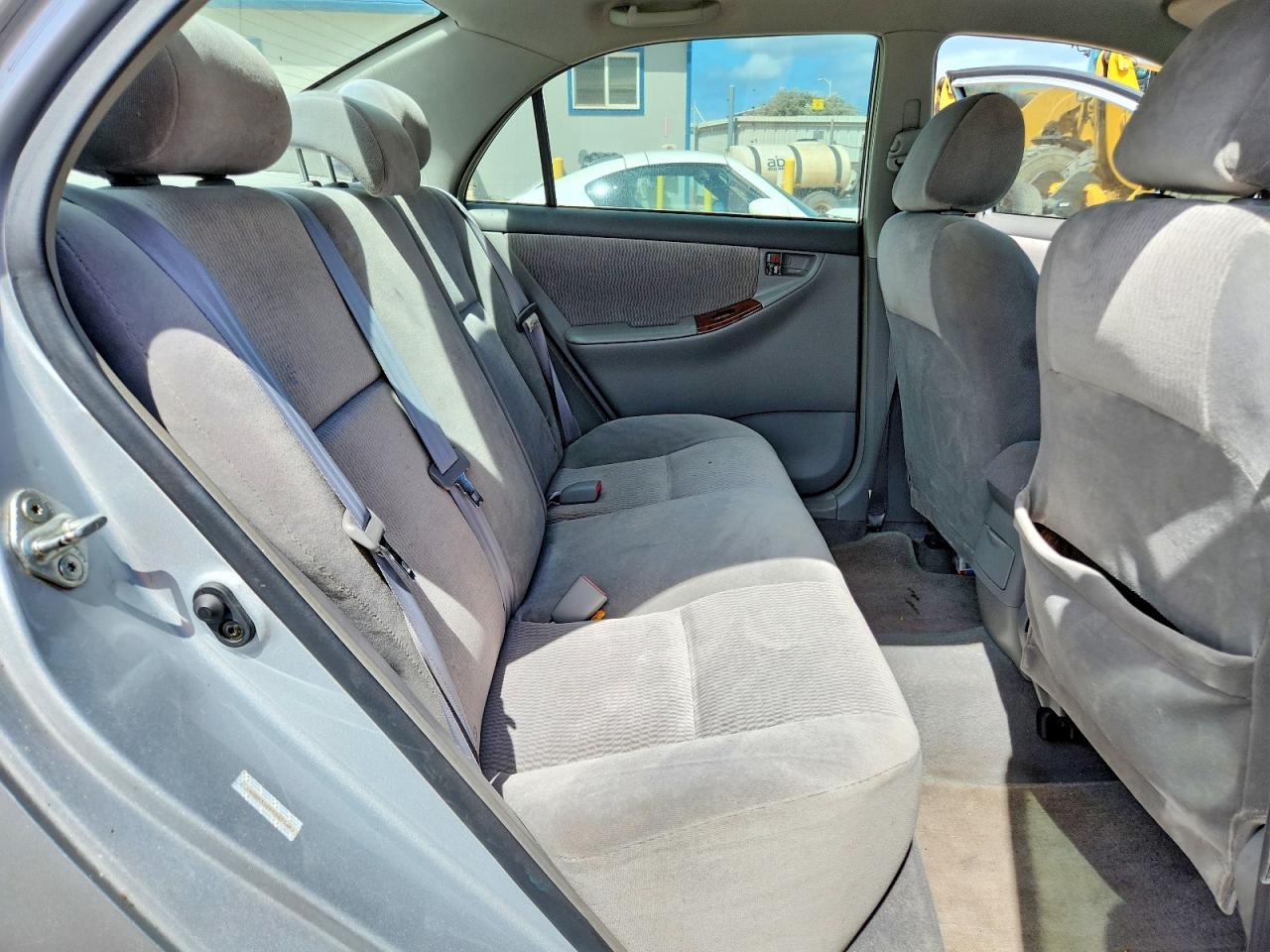 2005 Toyota Corolla Ce White vin: 1NXBR32E55Z433494