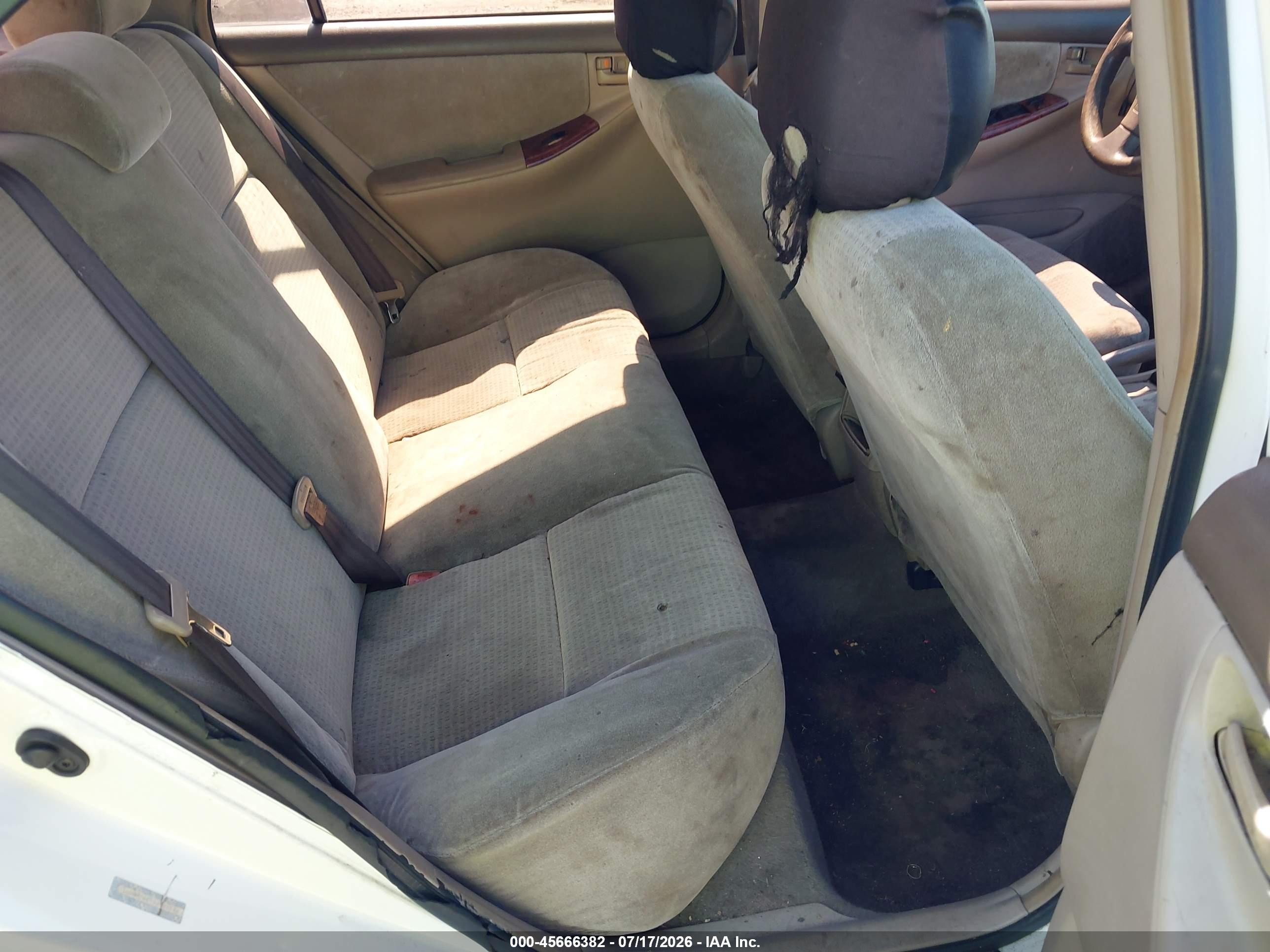 2005 Toyota Corolla Ce White vin: 1NXBR32E55Z526516