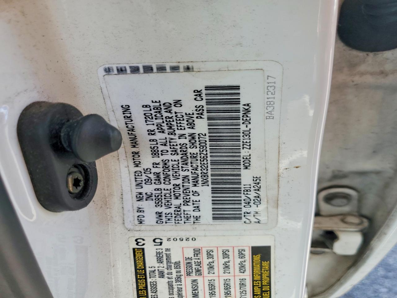 2006 Toyota Corolla Ce White vin: 1NXBR32E56Z590072