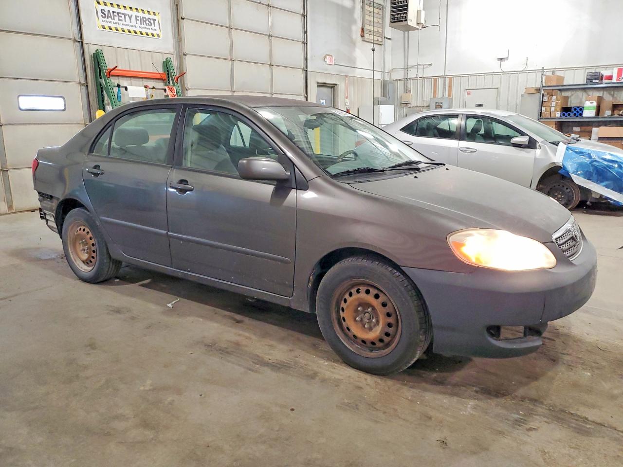 2007 Toyota Corolla Le Gray vin: 1NXBR32E57Z850102