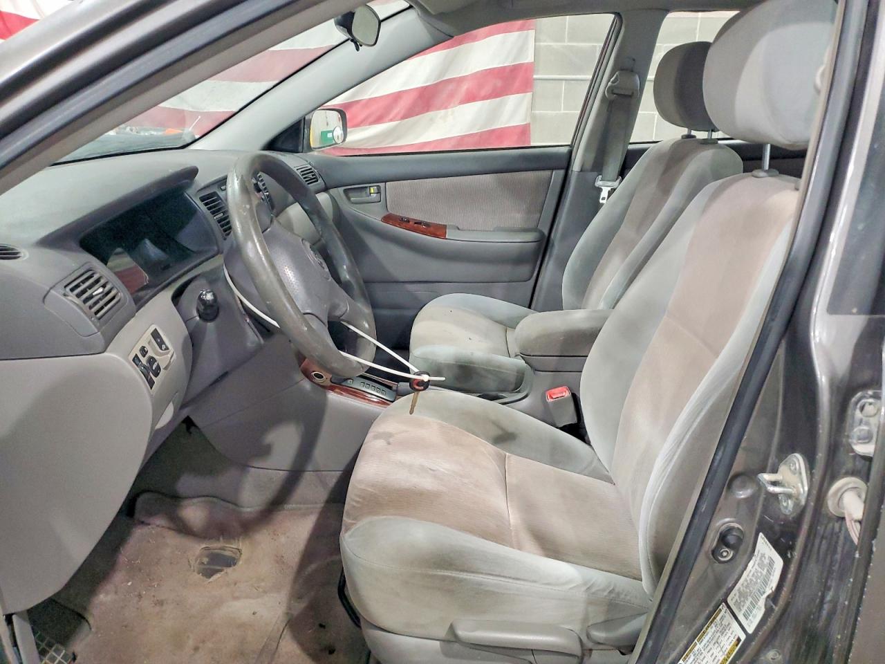 2007 Toyota Corolla Le Gray vin: 1NXBR32E57Z850102