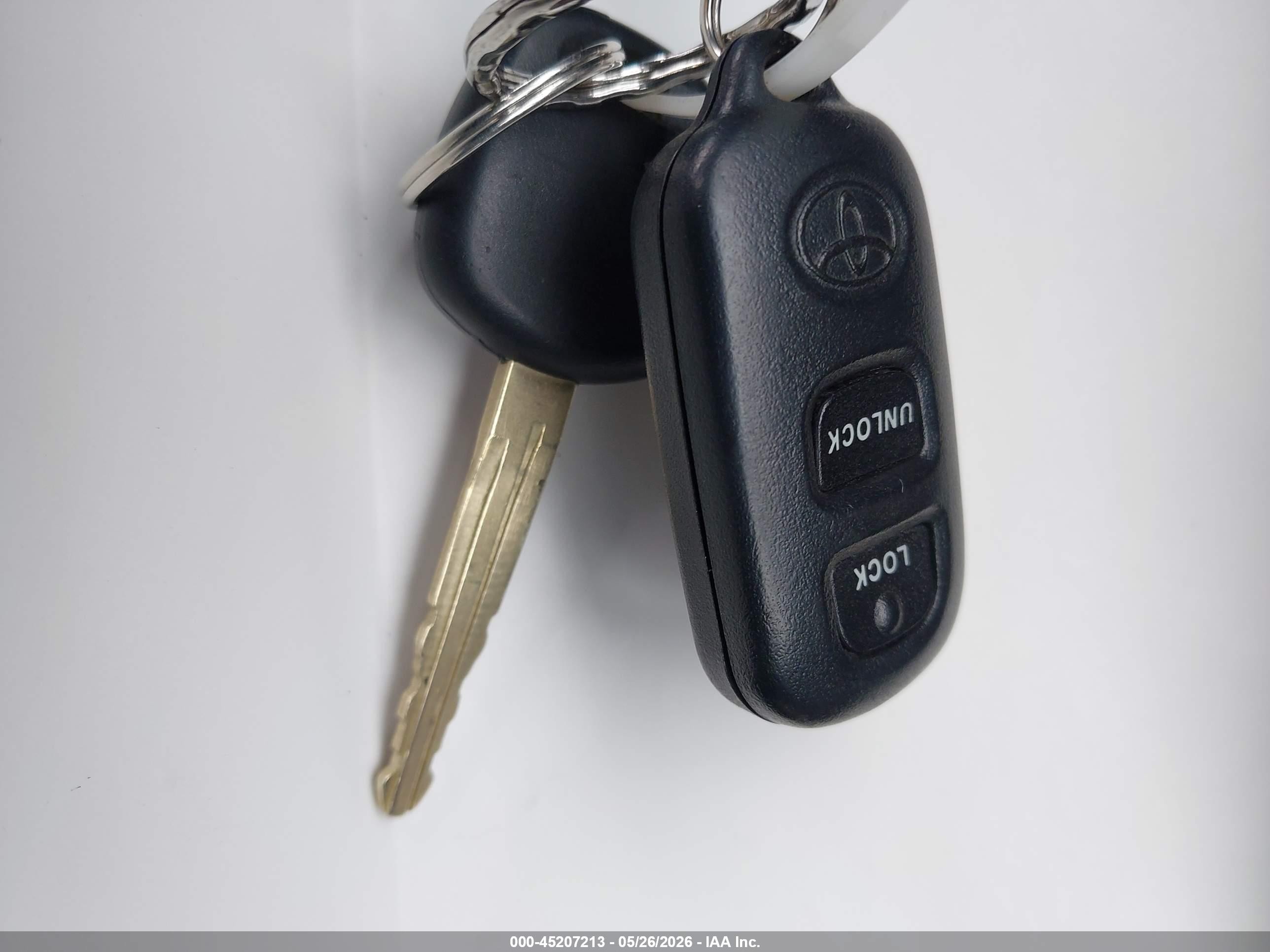 2008 Toyota Corolla S White vin: 1NXBR32E58Z956812