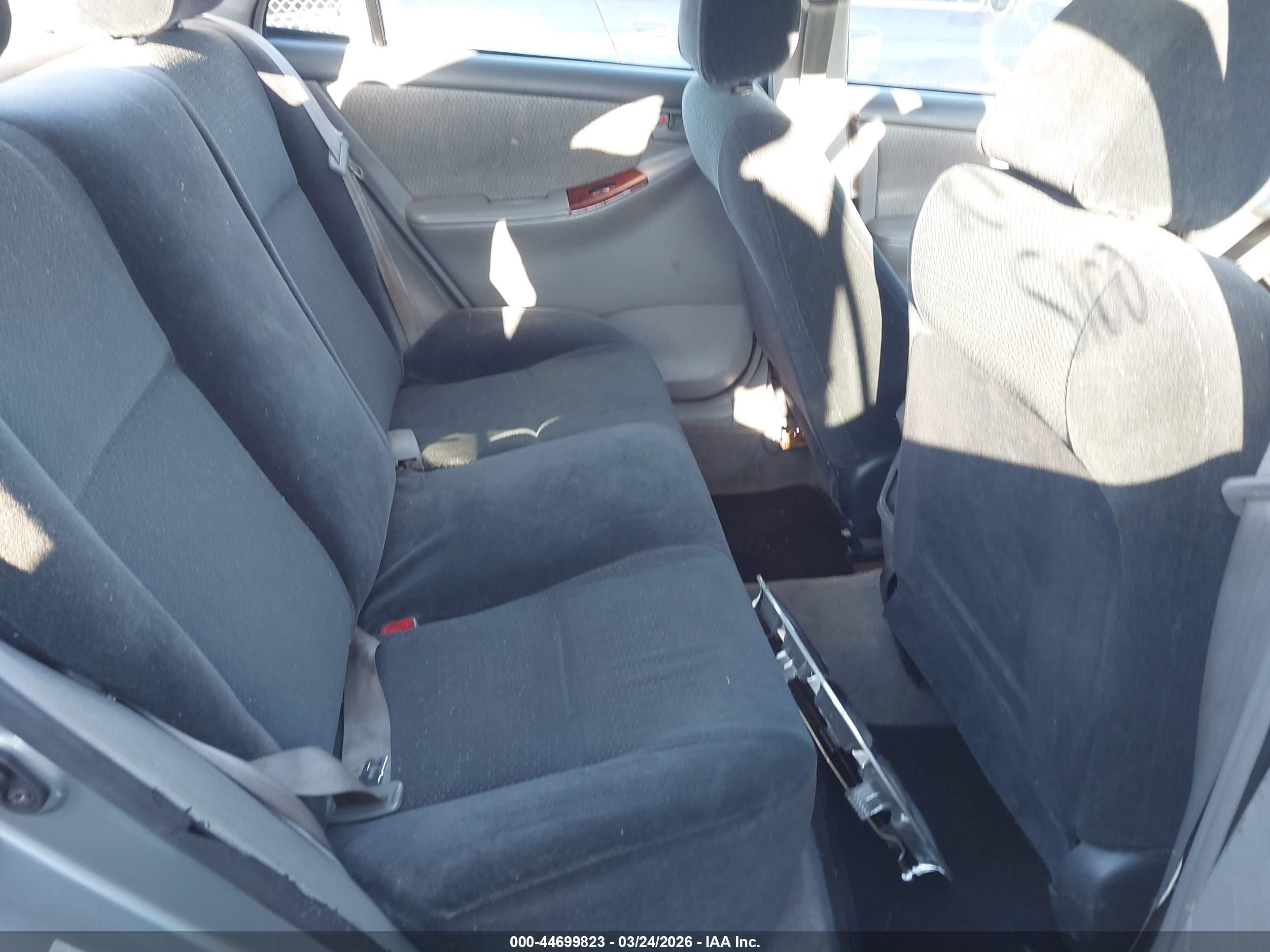 2004 Toyota Corolla Le Gray vin: 1NXBR32E64Z262575