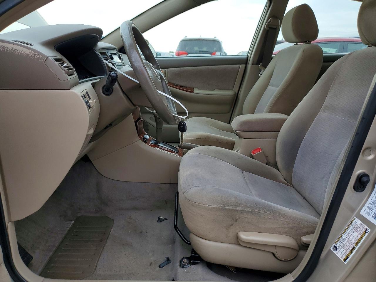 2005 Toyota Corolla Le Gold vin: 1NXBR32E65Z549075