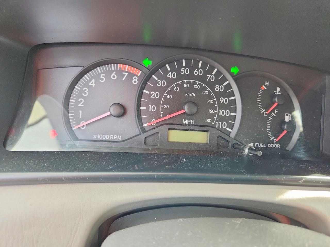 2008 Toyota Corolla Ce Silver vin: 1NXBR32E68Z021122