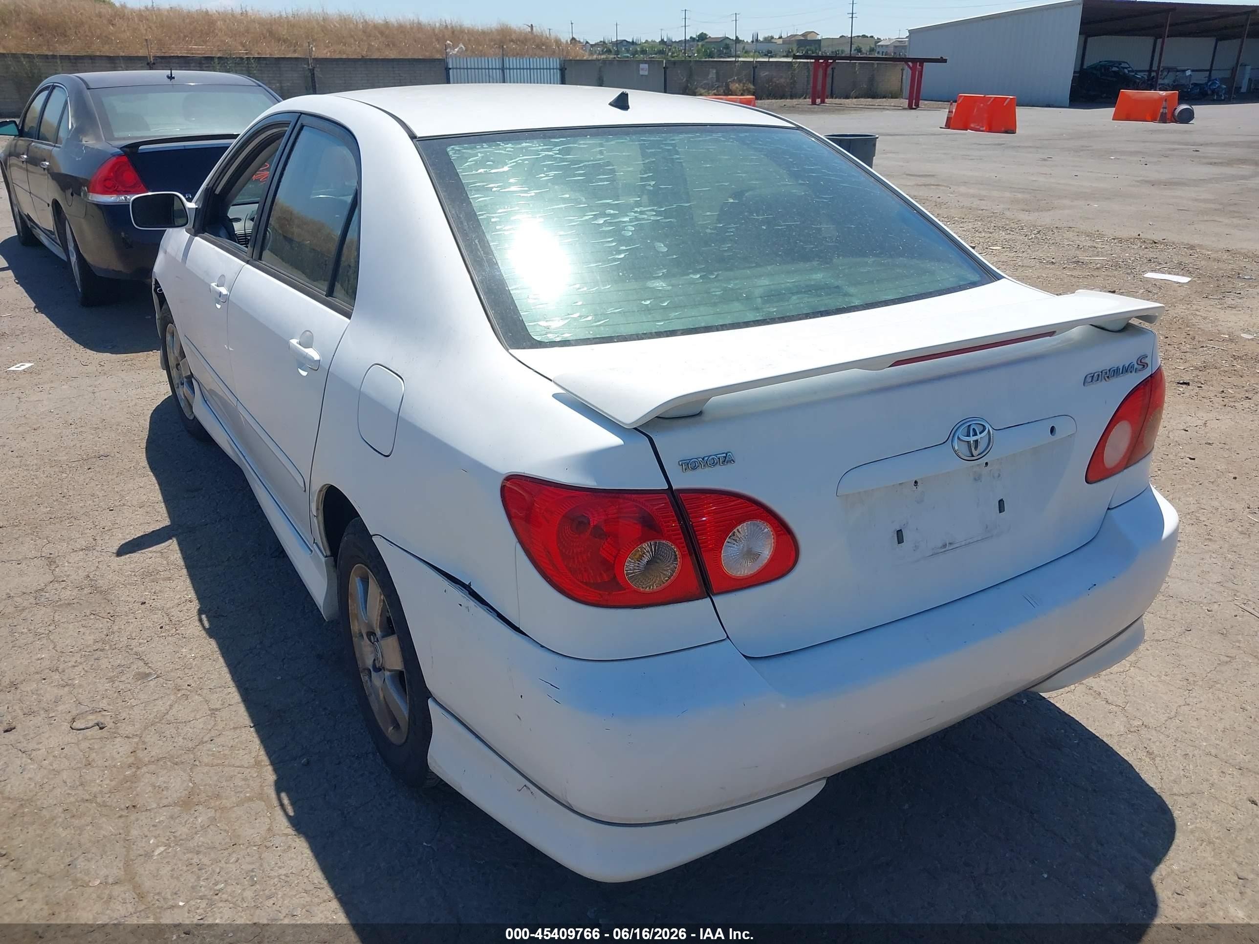 2008 Toyota Corolla S White vin: 1NXBR32E68Z970587