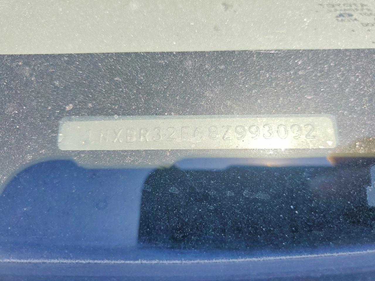 2008 Toyota Corolla Ce Red vin: 1NXBR32E68Z993092
