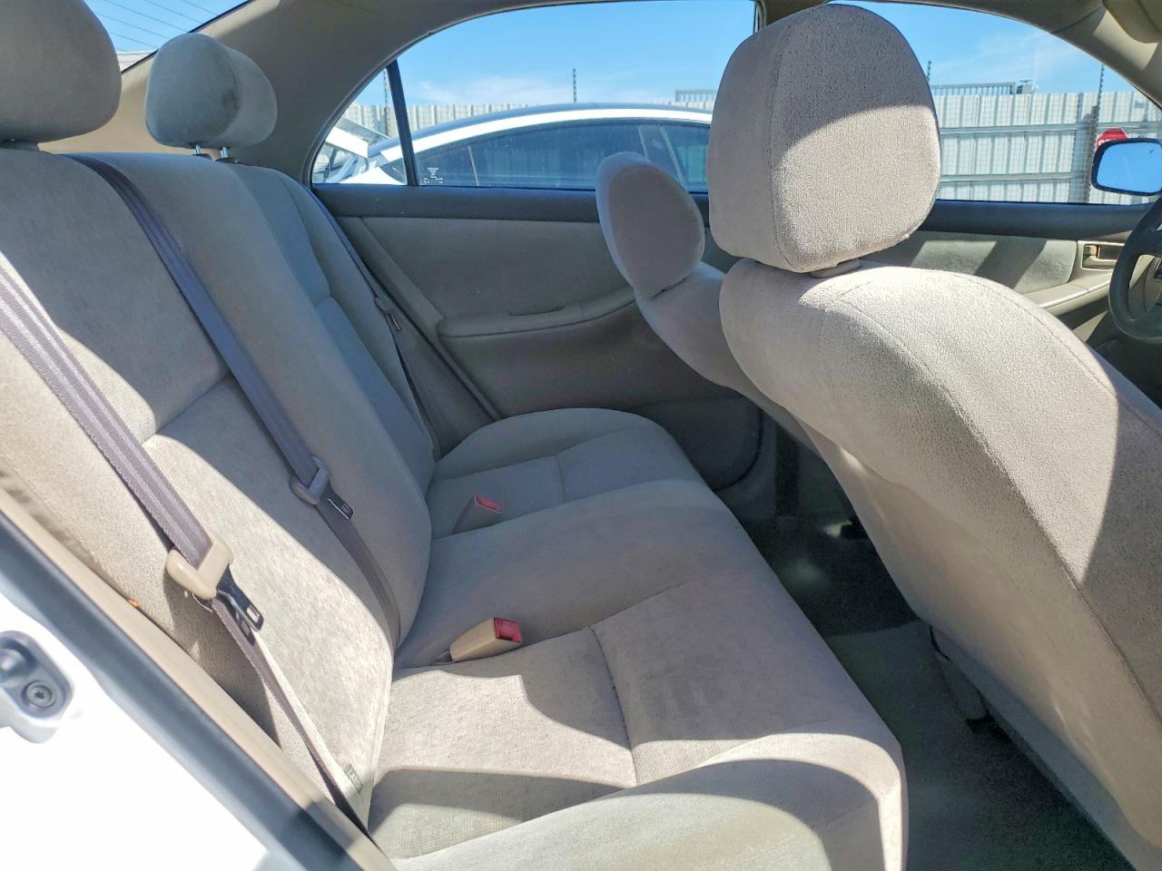 2003 Toyota Corolla Ce White vin: 1NXBR32E73Z006752