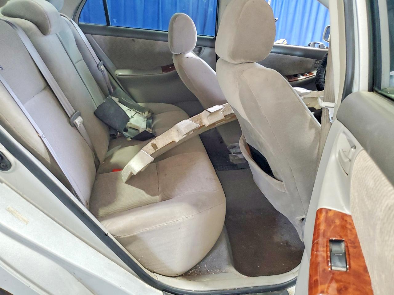 2005 Toyota Corolla Le Silver vin: 1NXBR32E75Z532009