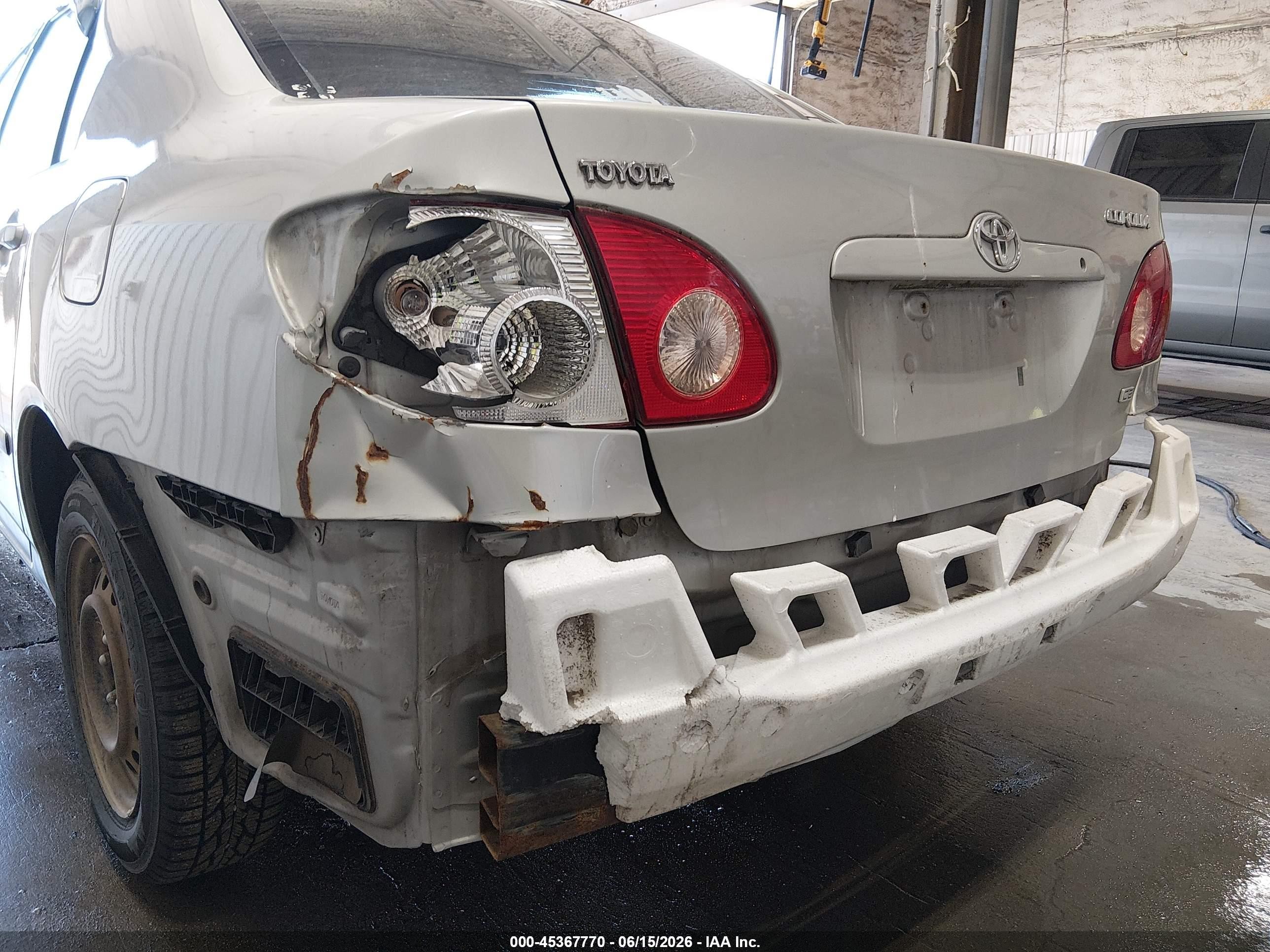 2003 Toyota Corolla Ce Silver vin: 1NXBR32E83Z041459