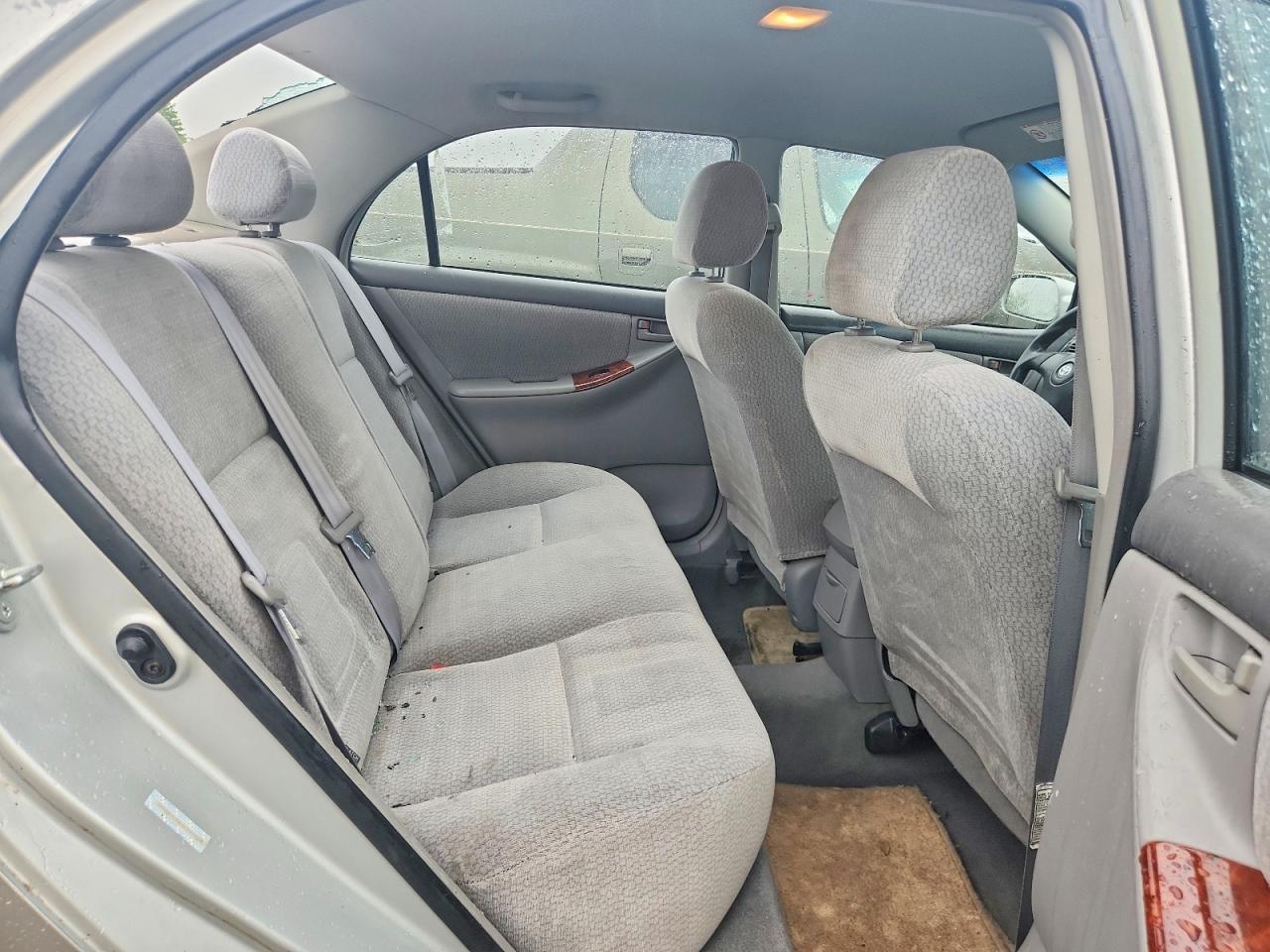 2004 Toyota Corolla Le Silver vin: 1NXBR32E84Z297764