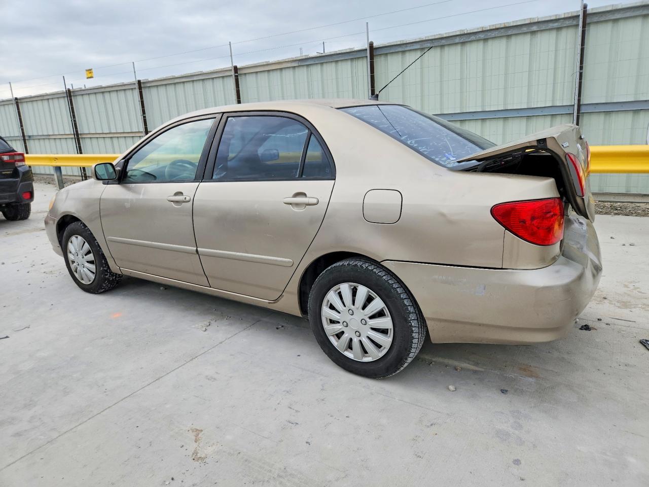 2004 Toyota Corolla Le Tan vin: 1NXBR32E84Z301005