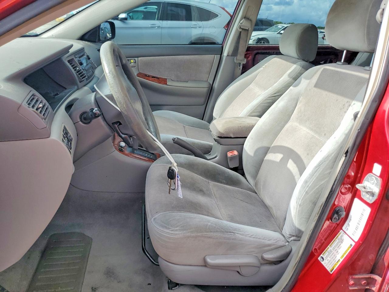 2008 Toyota Corolla Le Red vin: 1NXBR32E88Z044384