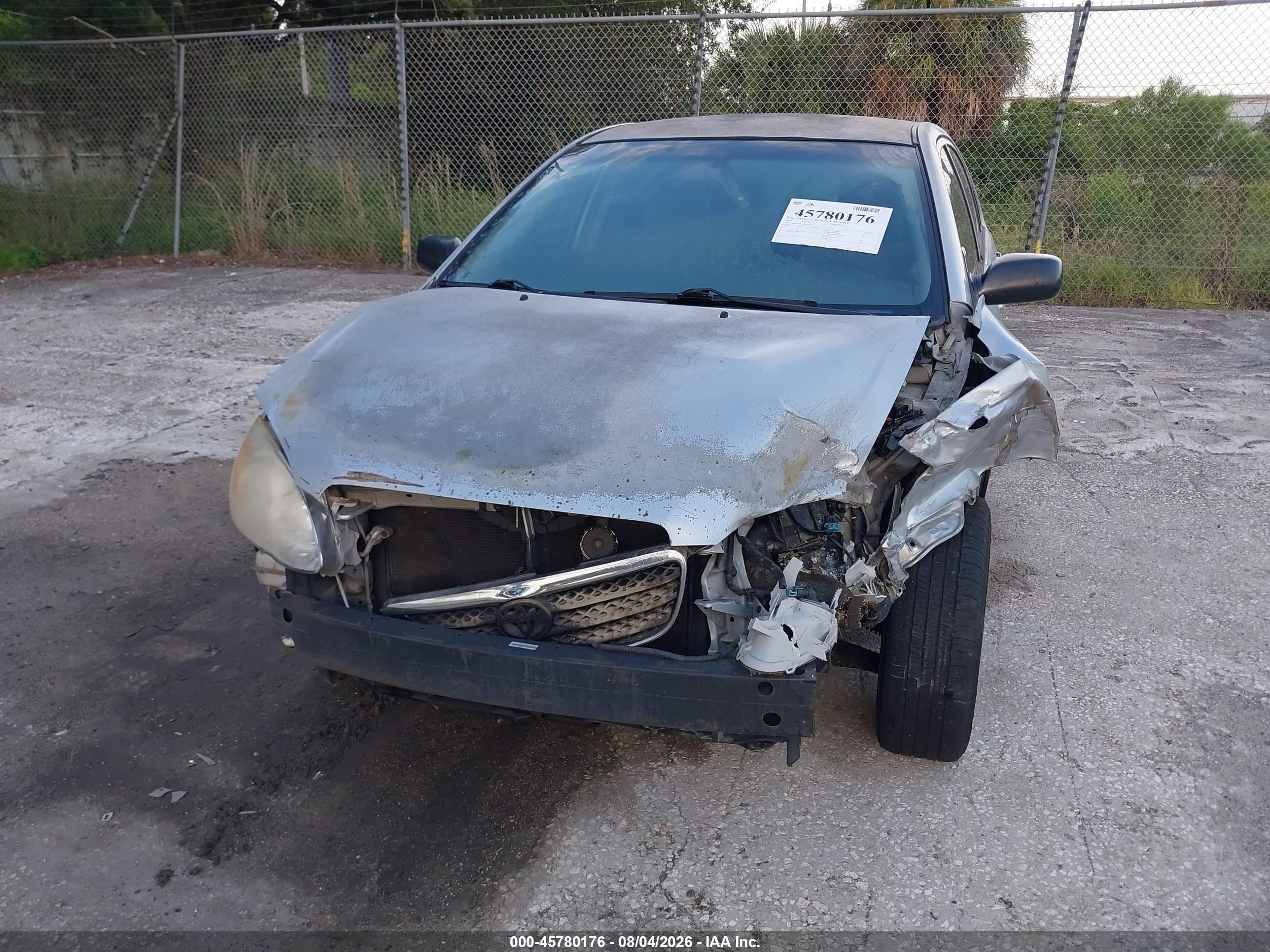 2008 Toyota Corolla Ce Silver vin: 1NXBR32E88Z982482
