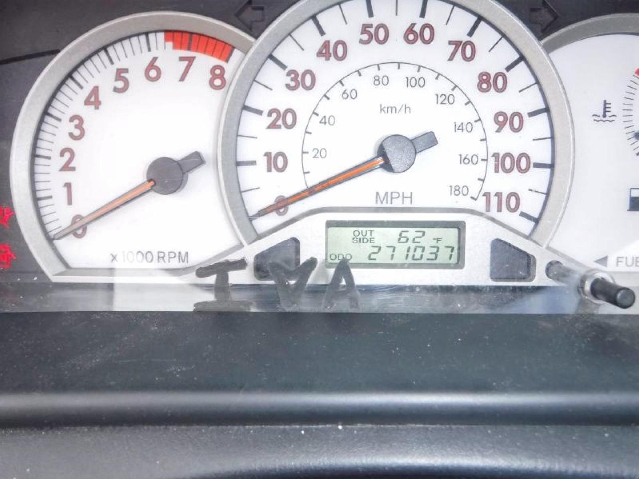 2008 Toyota Corolla S White vin: 1NXBR32E98Z025990