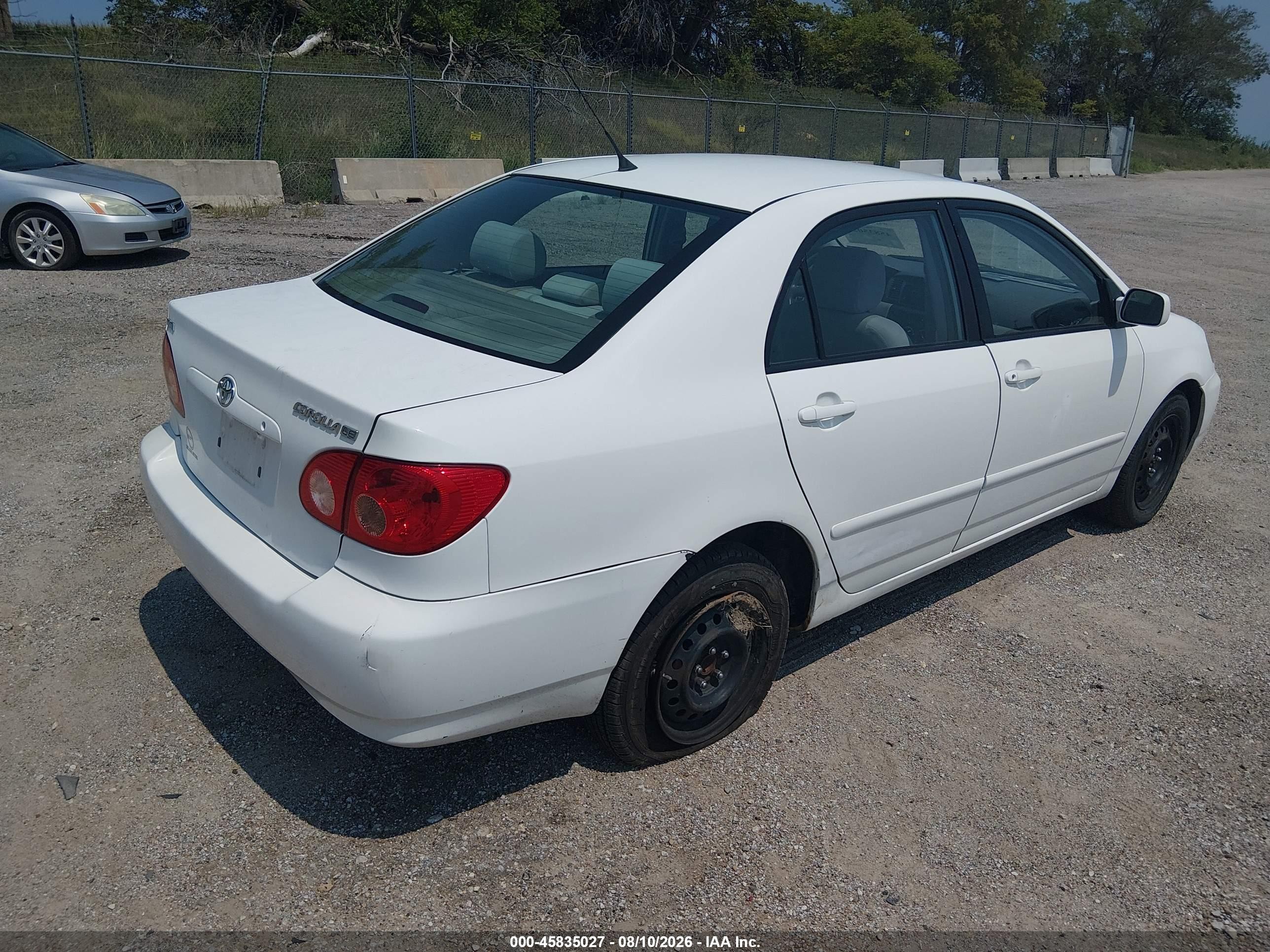 2008 Toyota Corolla Le White vin: 1NXBR32E98Z949359