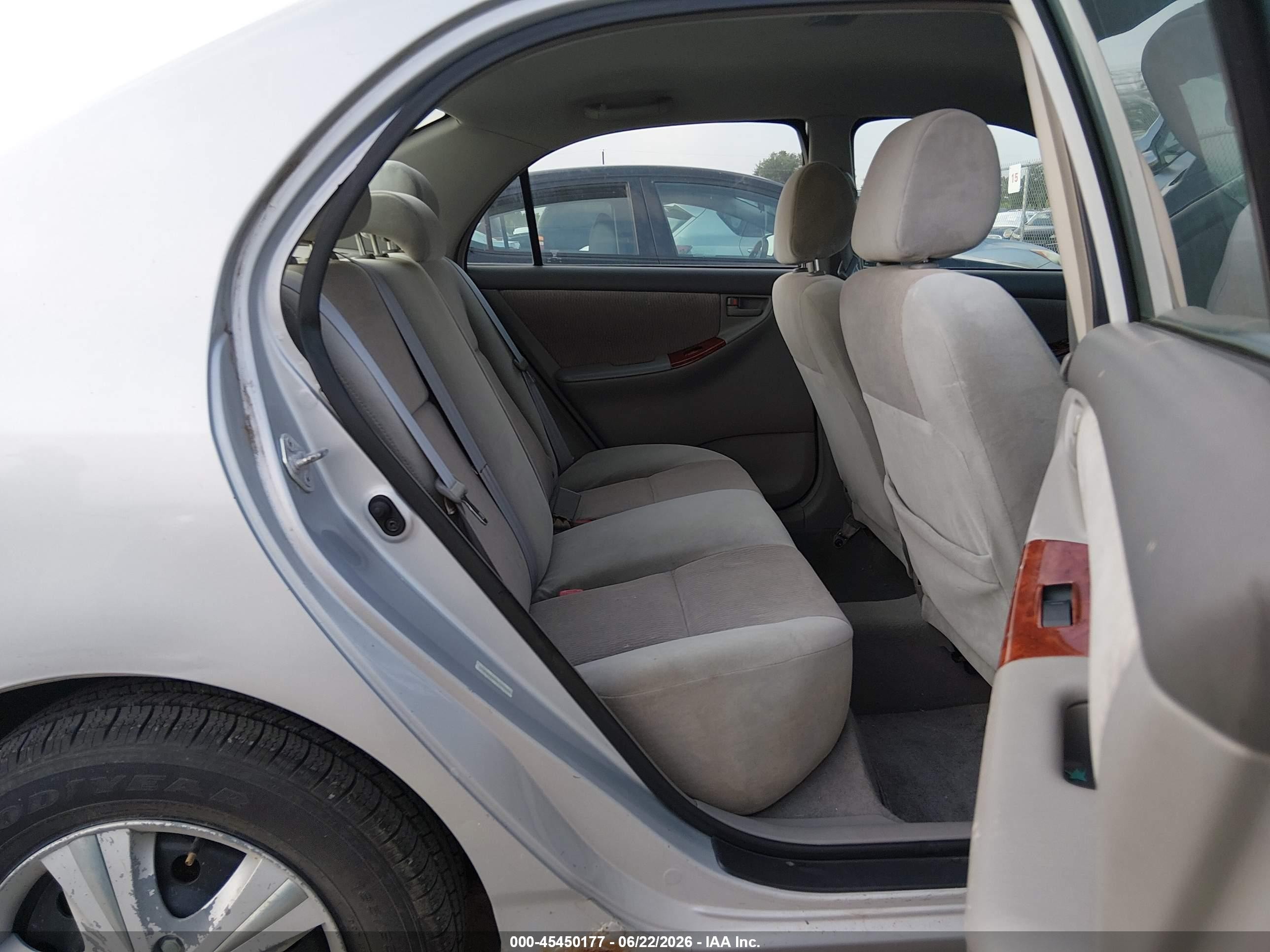 2008 Toyota Corolla Le Silver vin: 1NXBR32E98Z992602