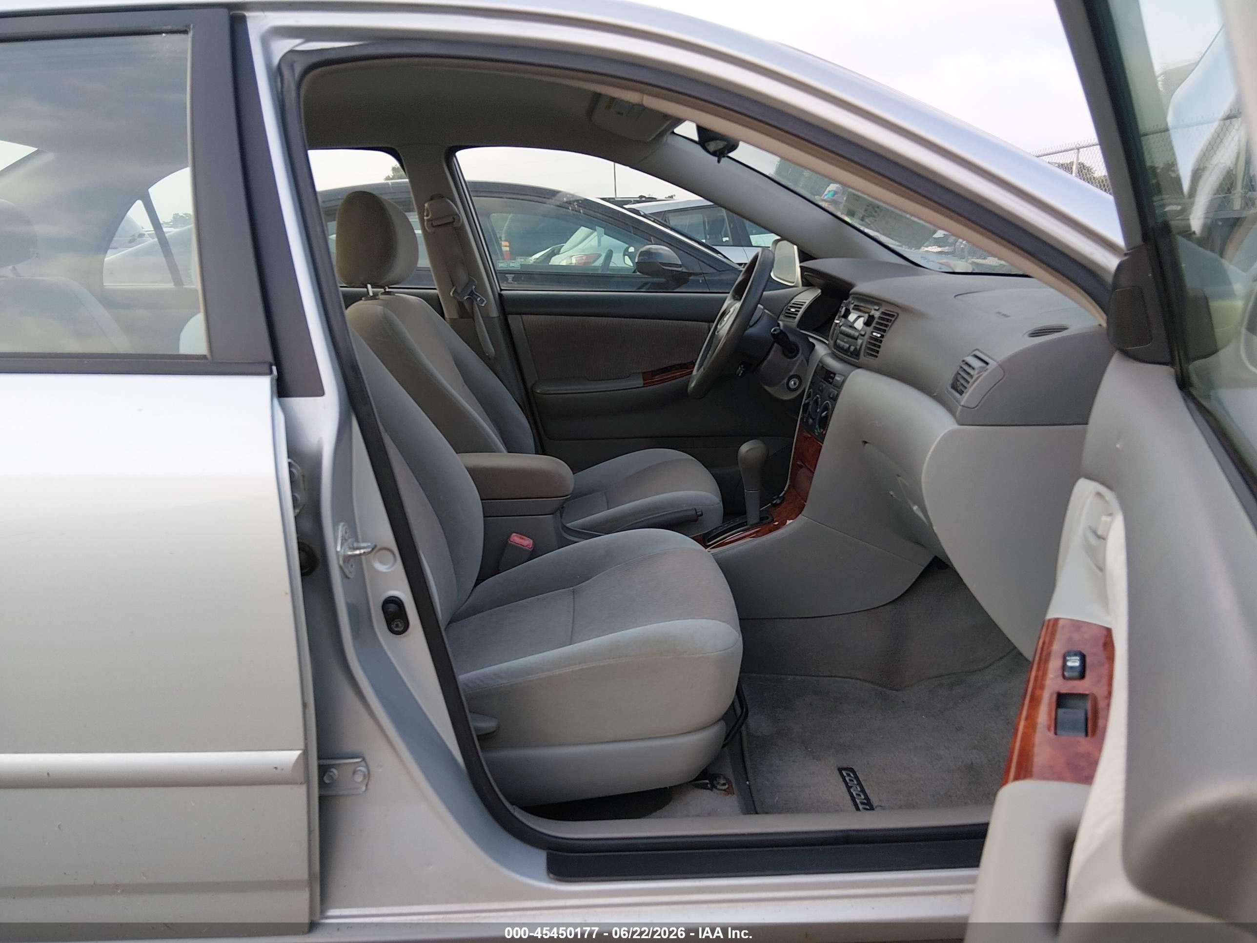 2008 Toyota Corolla Le Silver vin: 1NXBR32E98Z992602